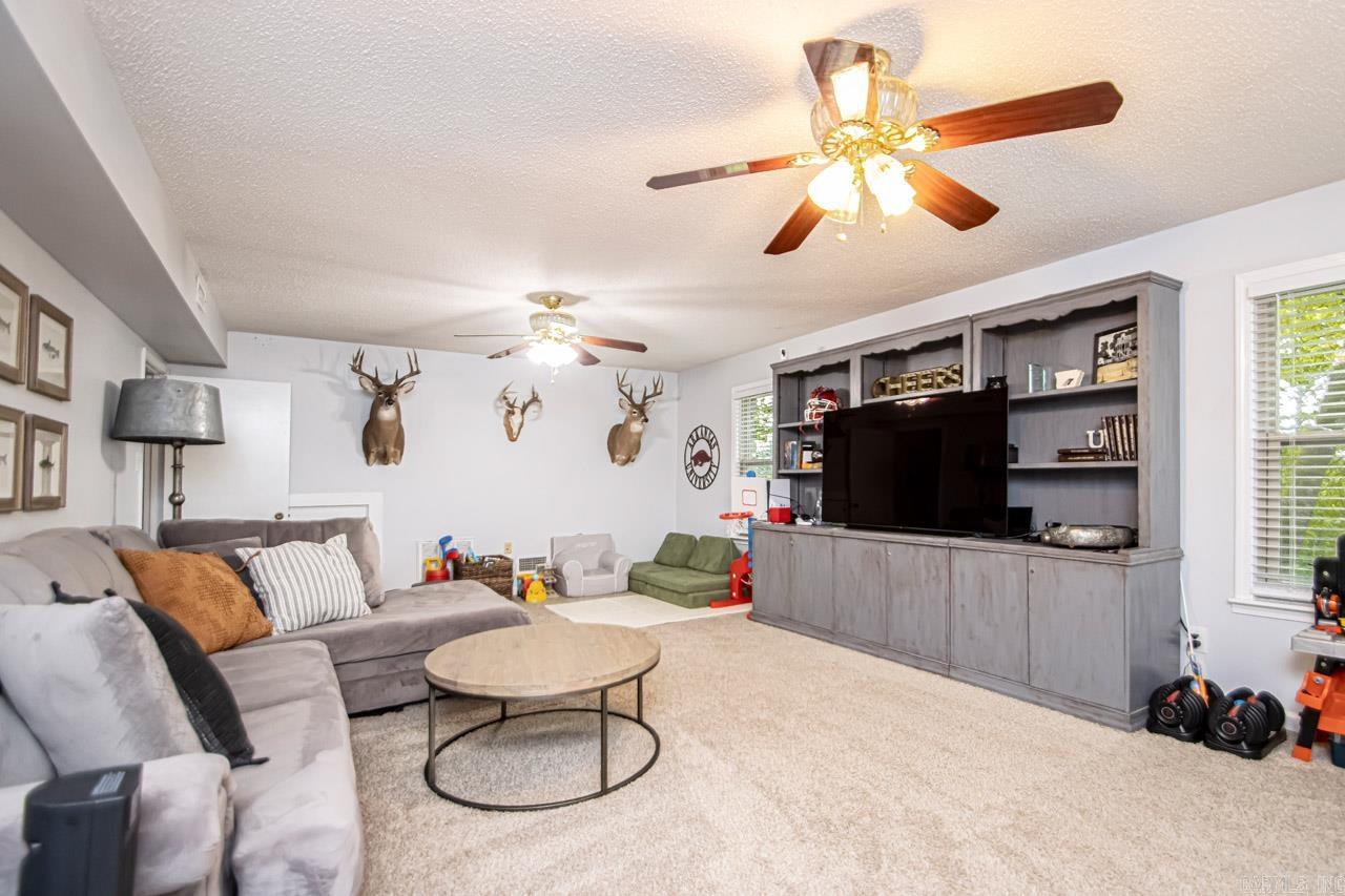 Leawood Manor 1st - Residential