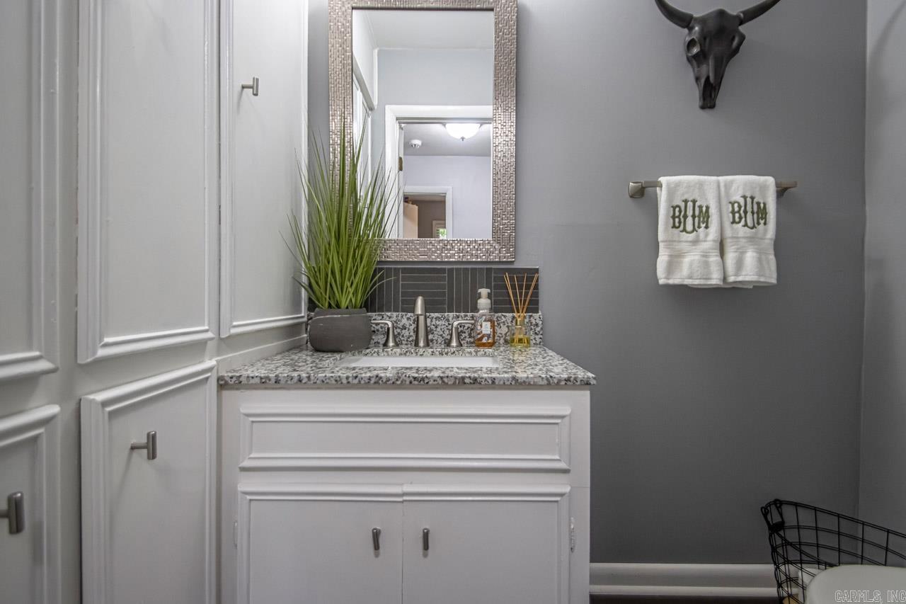 Leawood Manor 1st - Residential