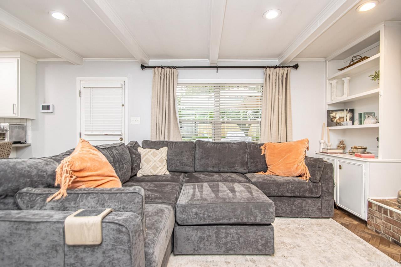 Leawood Manor 1st - Residential