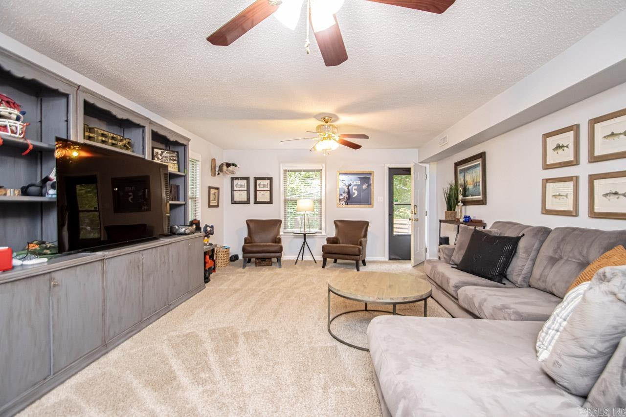 Leawood Manor 1st - Residential