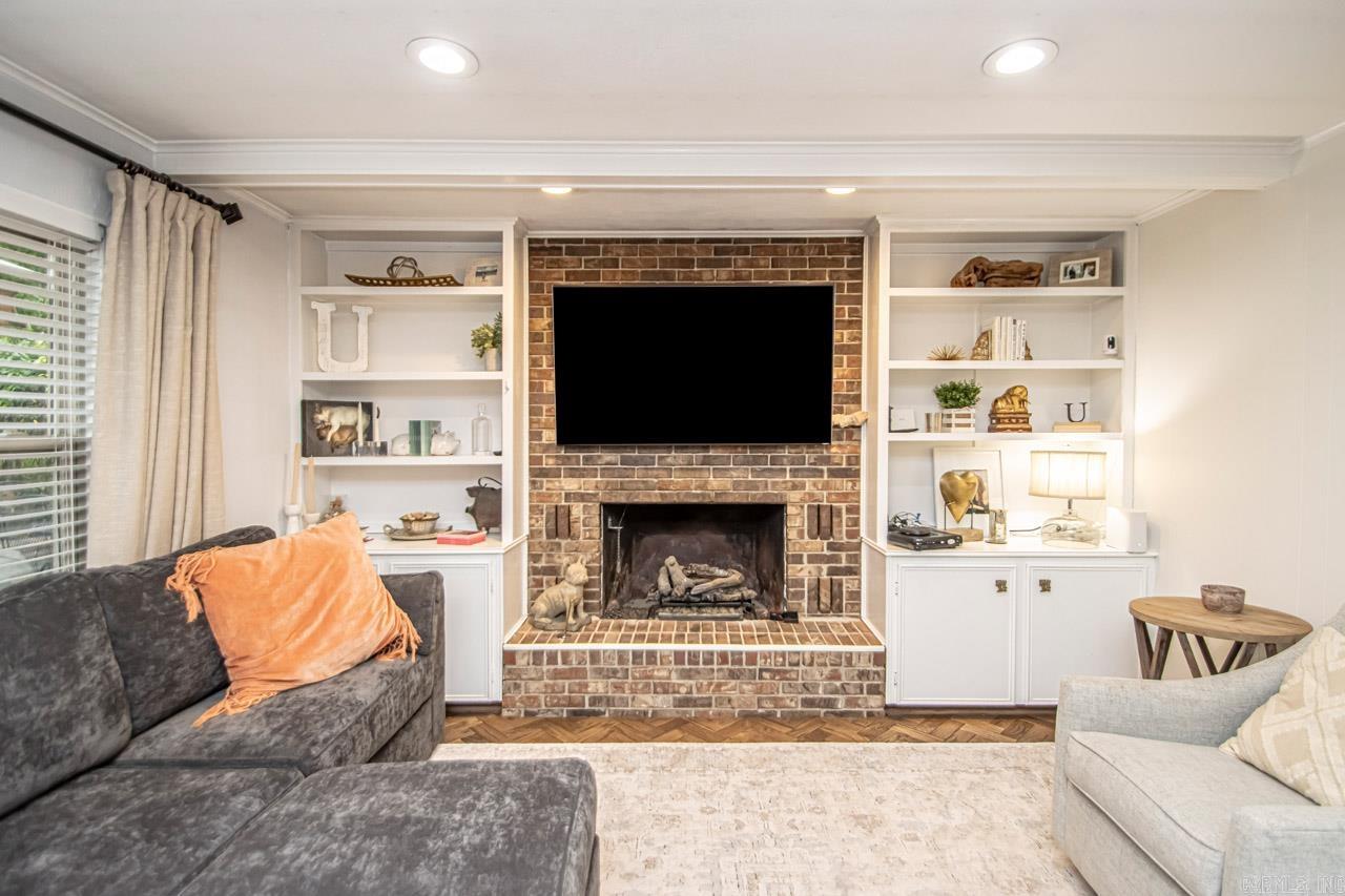 Leawood Manor 1st - Residential