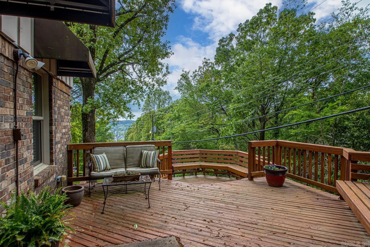 Leawood Manor 1st - Residential