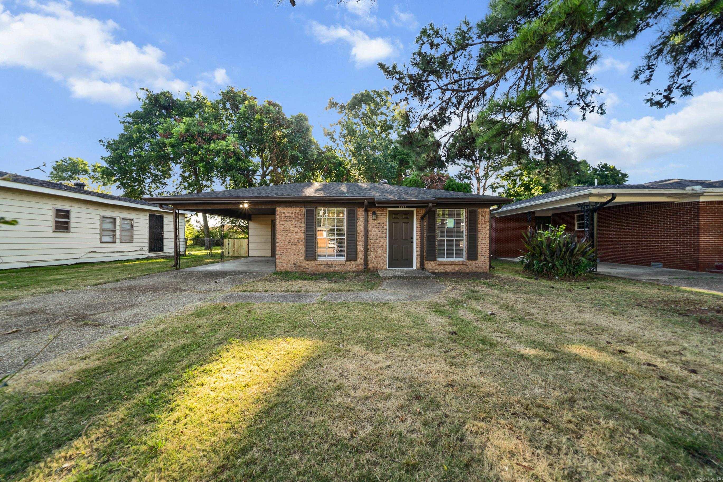 Beautifully remodeled 4-bedroom, 1-bathroom home featuring brand new LVP flooring throughout, a new HVAC system, and a new roof for added peace of mind. This turnkey property has been thoughtfully updated from top to bottom. Kitchen offers stainless steel appliances with quartz countertops. Conveniently located near schools, shopping, entertainment, and restaurants, this home is perfect for those seeking both style and convenience.