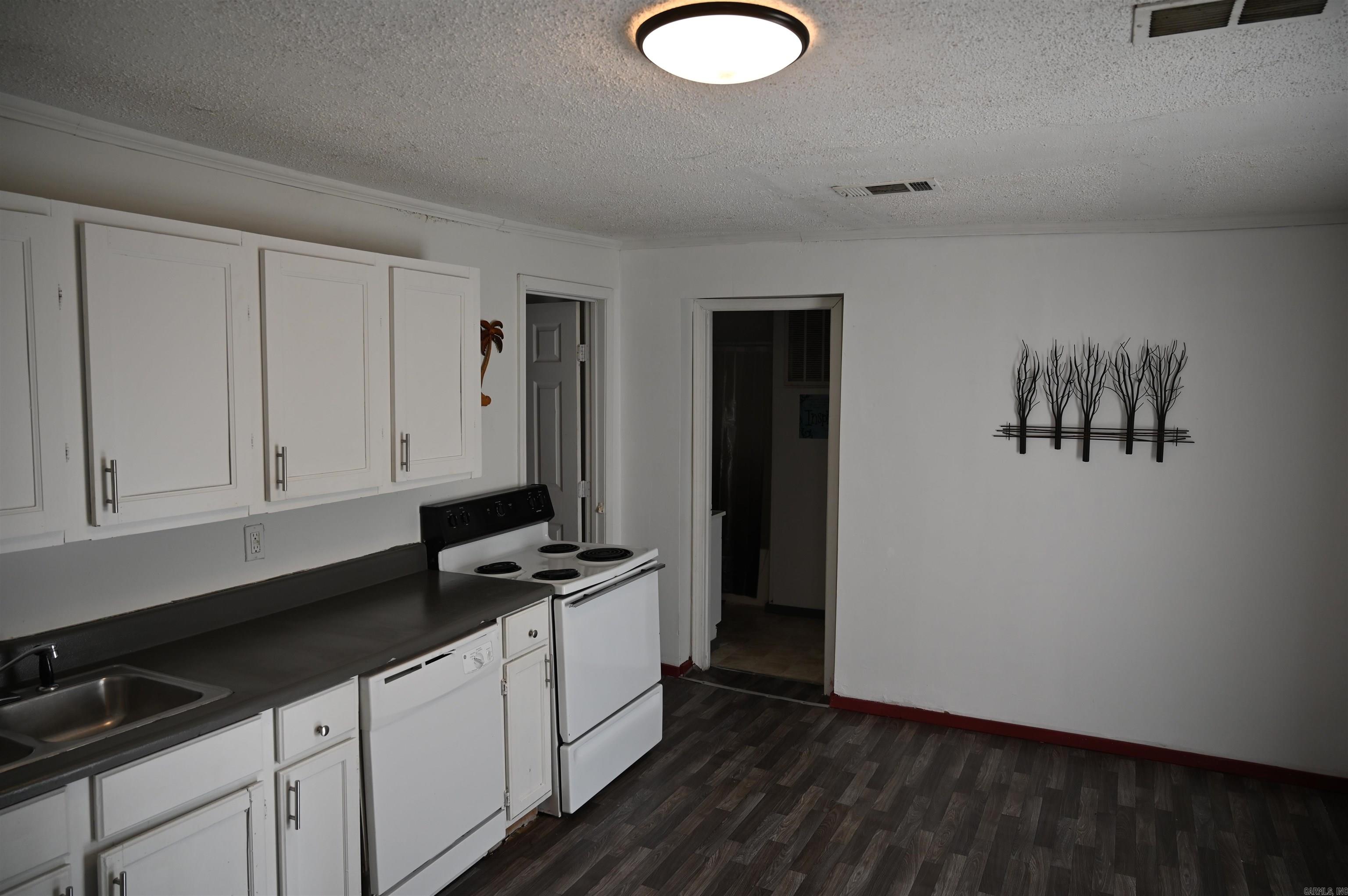 DICKINSON - Residential