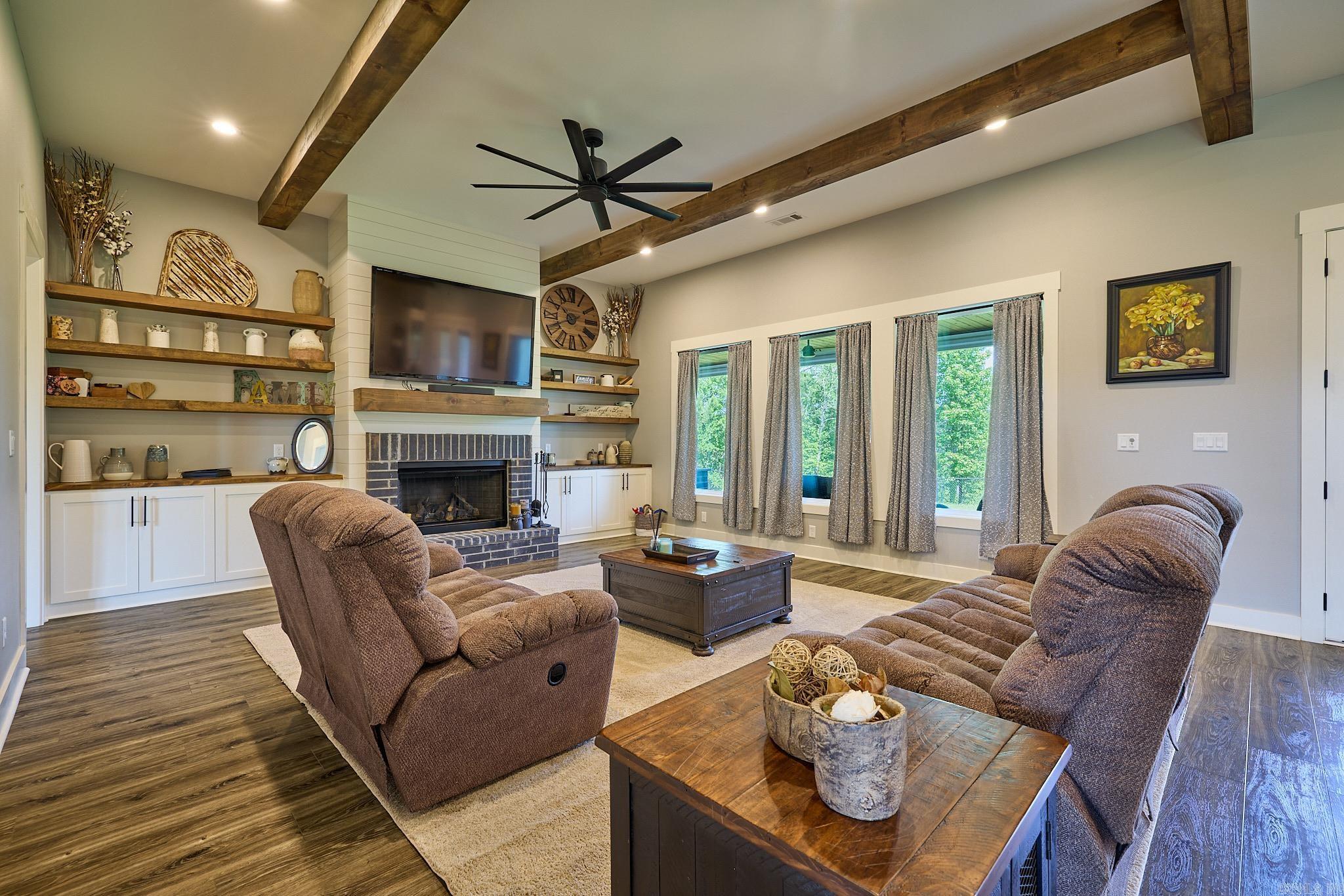 KENTUCKY HILLS - Residential