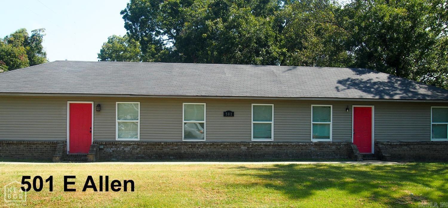 Here is a great investment opportunity. Duplex- 2 Bed 1 Bath, Monthly Rent:$850.00- Gross Income:$20,400.00, Taxes:$800.89
