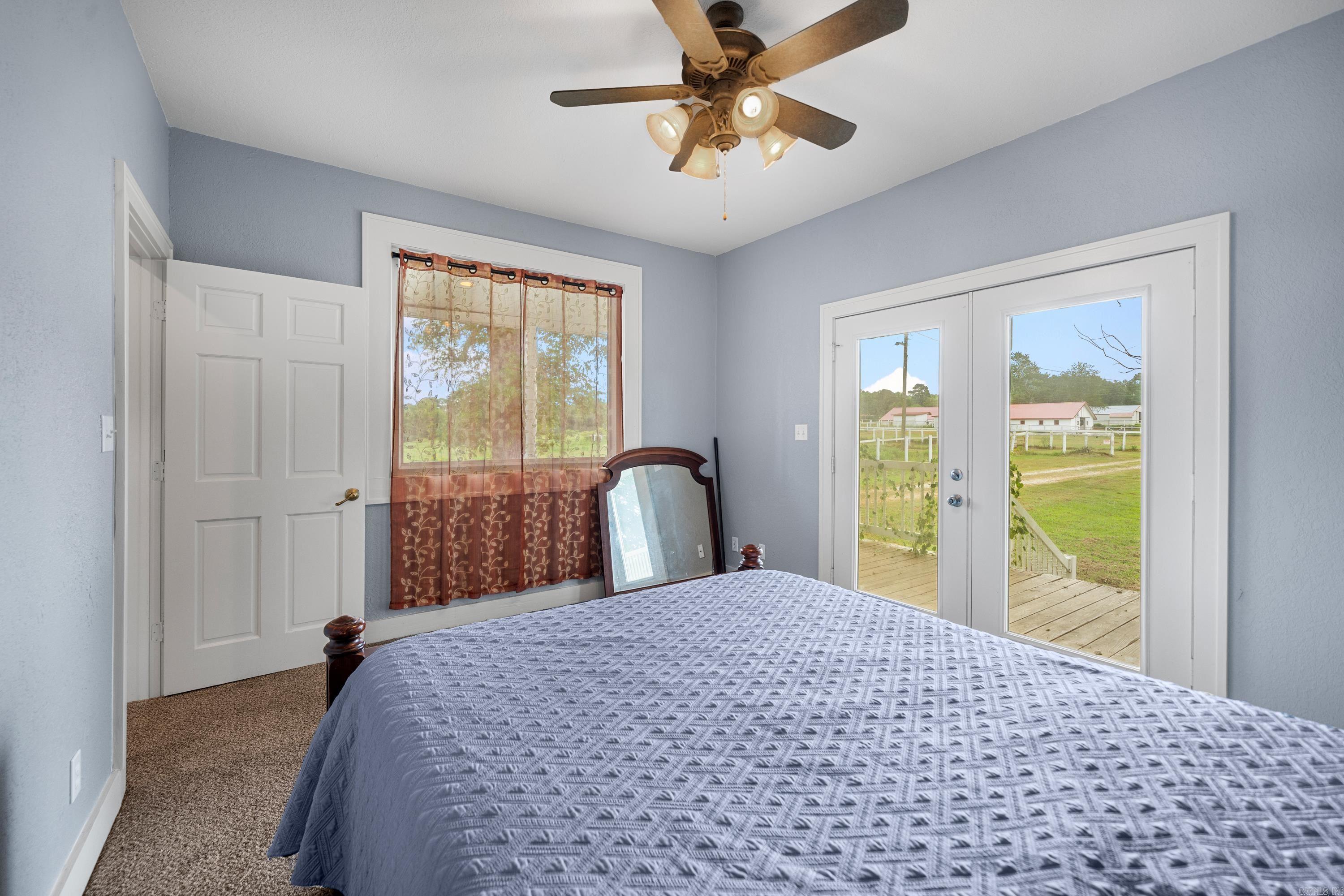 Lake Hamilton Outside - Farm