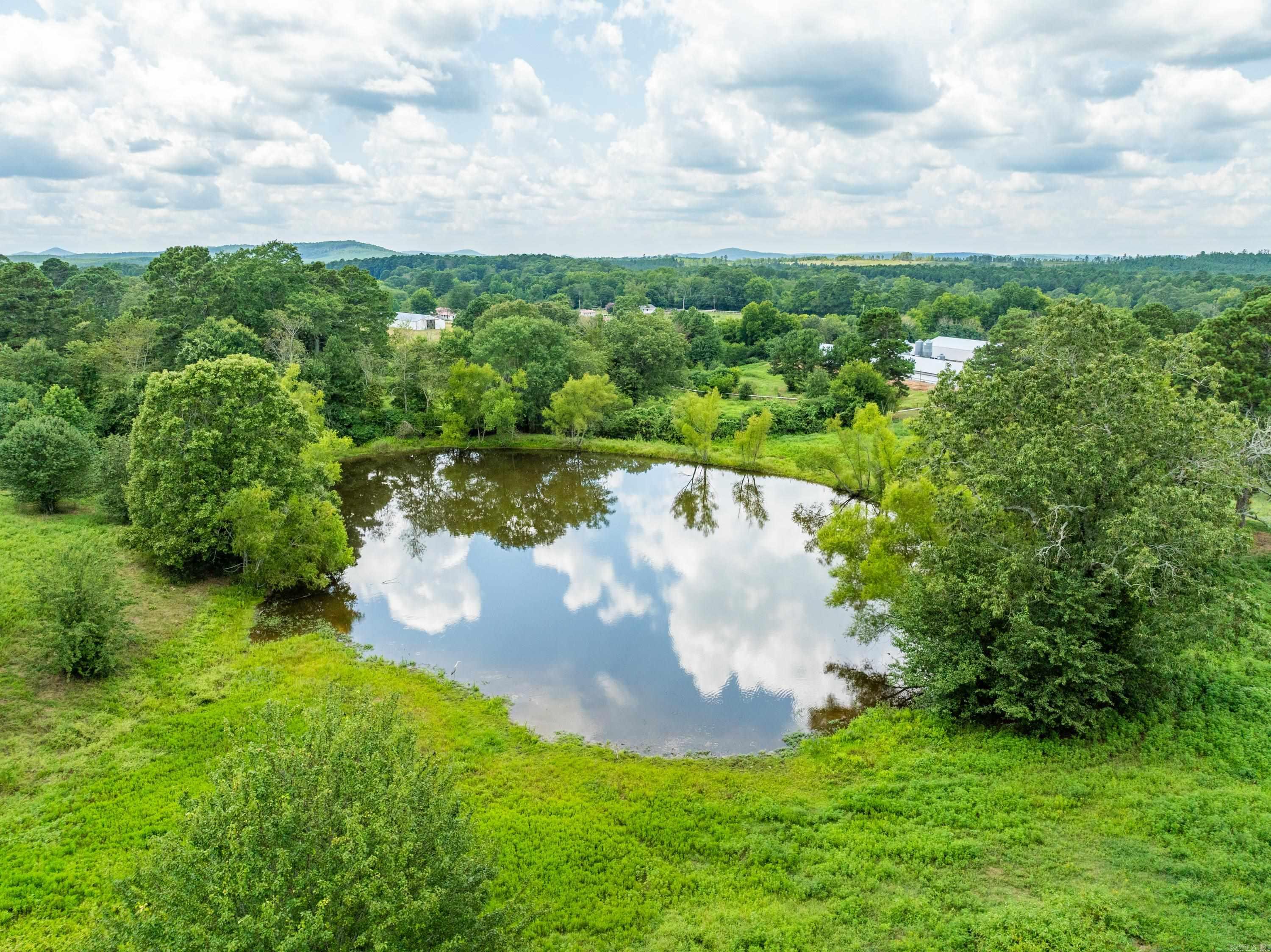 Lake Hamilton Outside - Farm