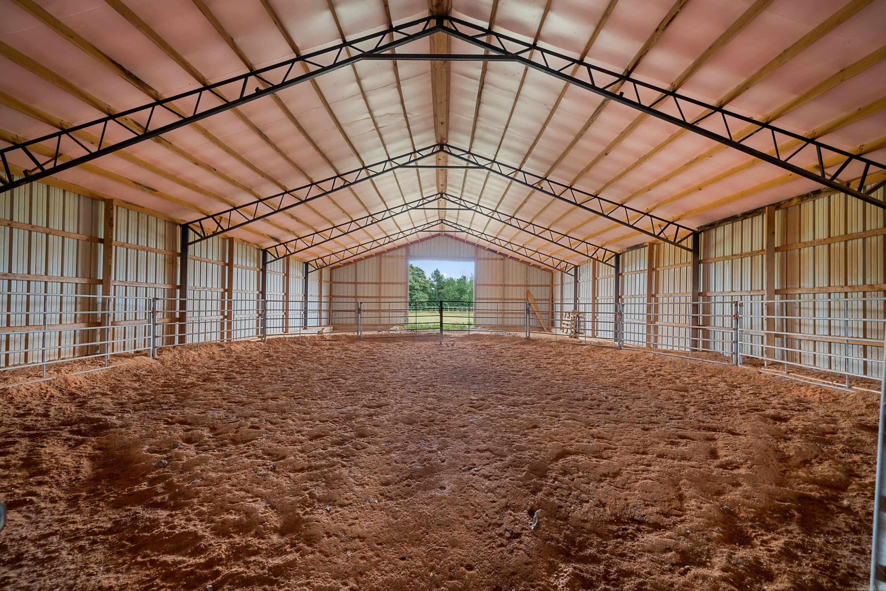 Lake Hamilton Outside - Farm