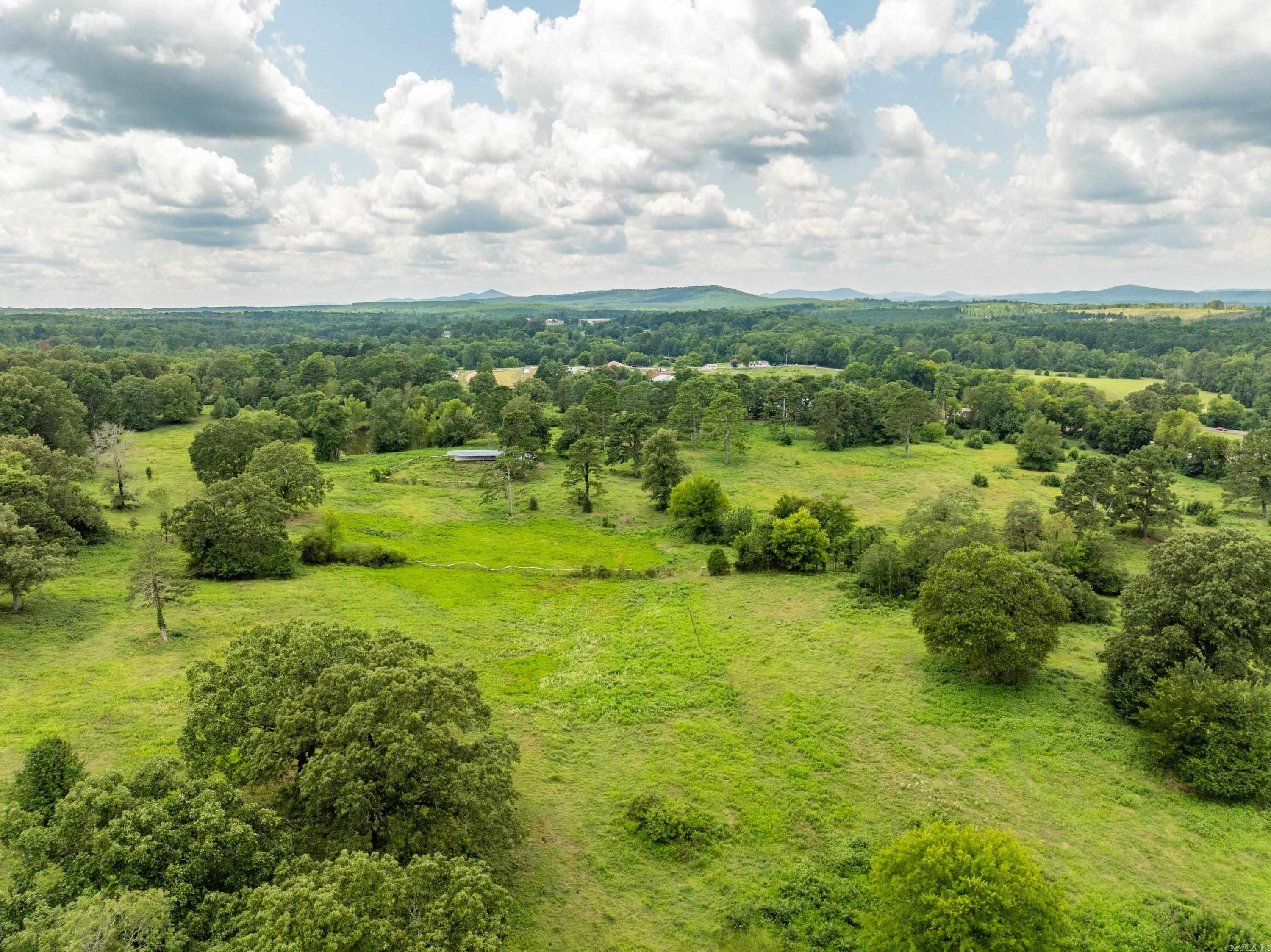 Lake Hamilton Outside - Farm
