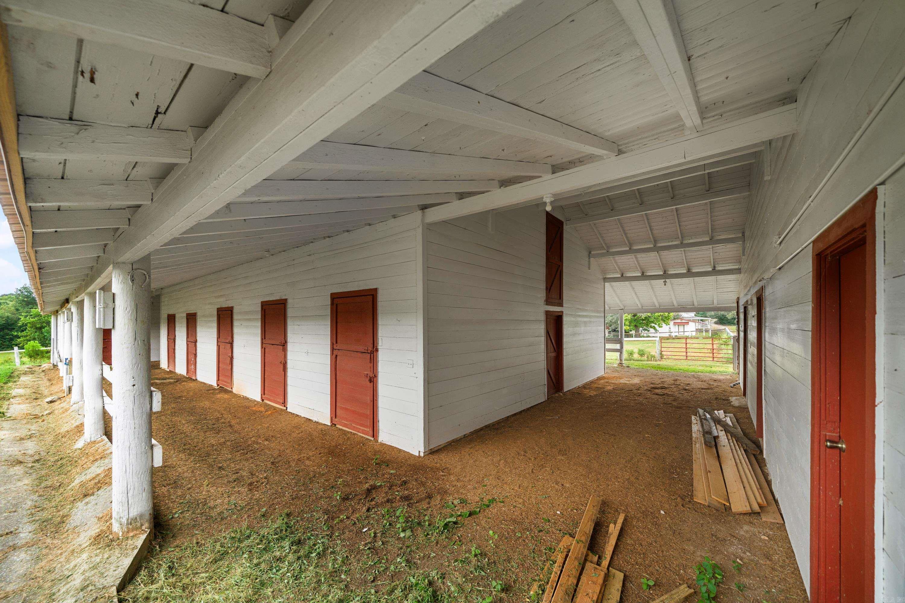 Lake Hamilton Outside - Farm