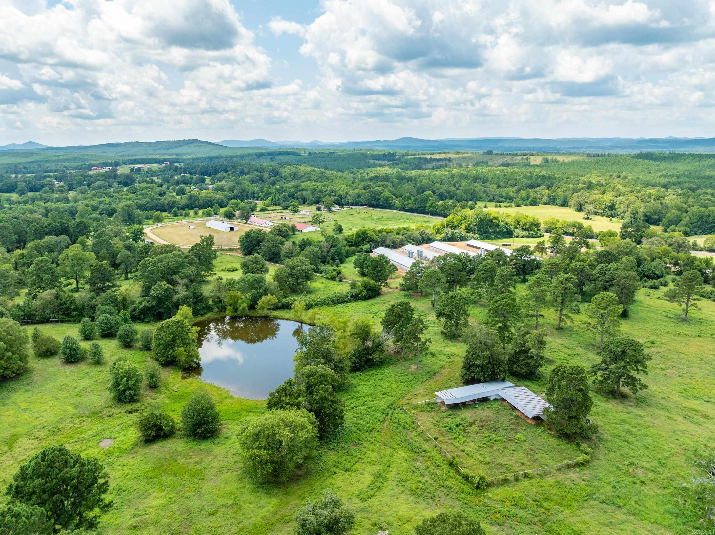 Lake Hamilton Outside - Farm