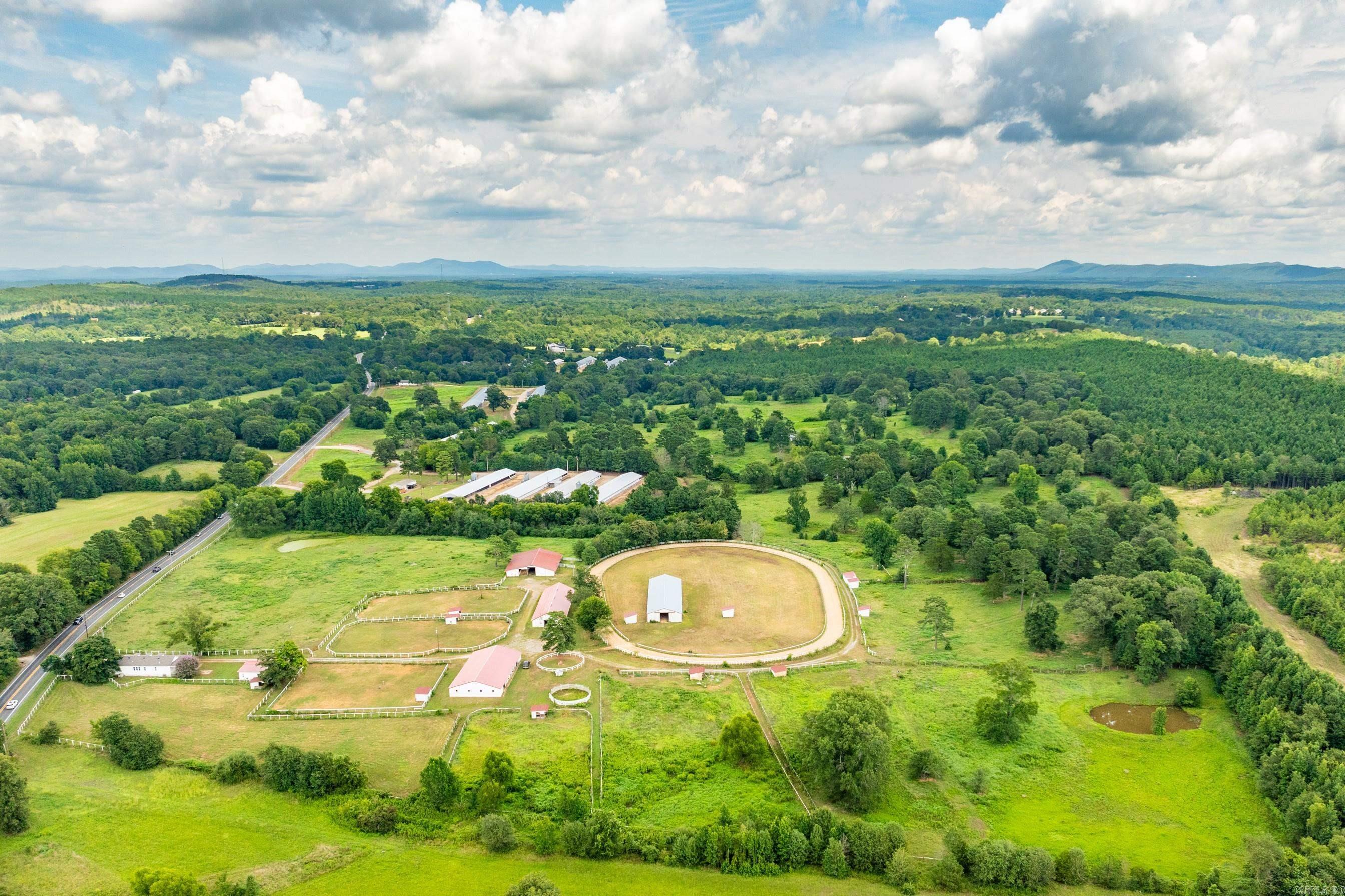 Lake Hamilton Outside - Farm
