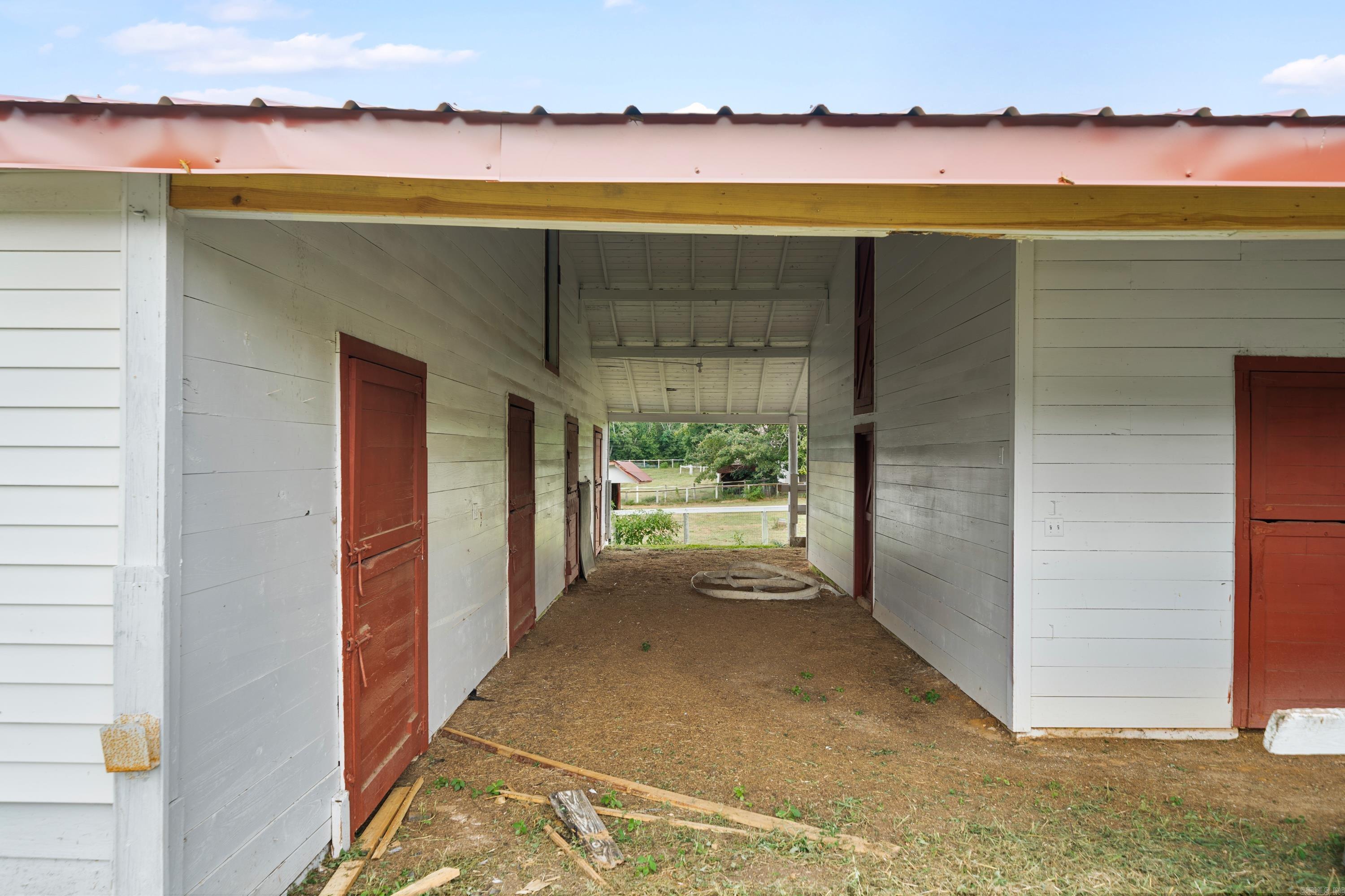 Lake Hamilton Outside - Farm