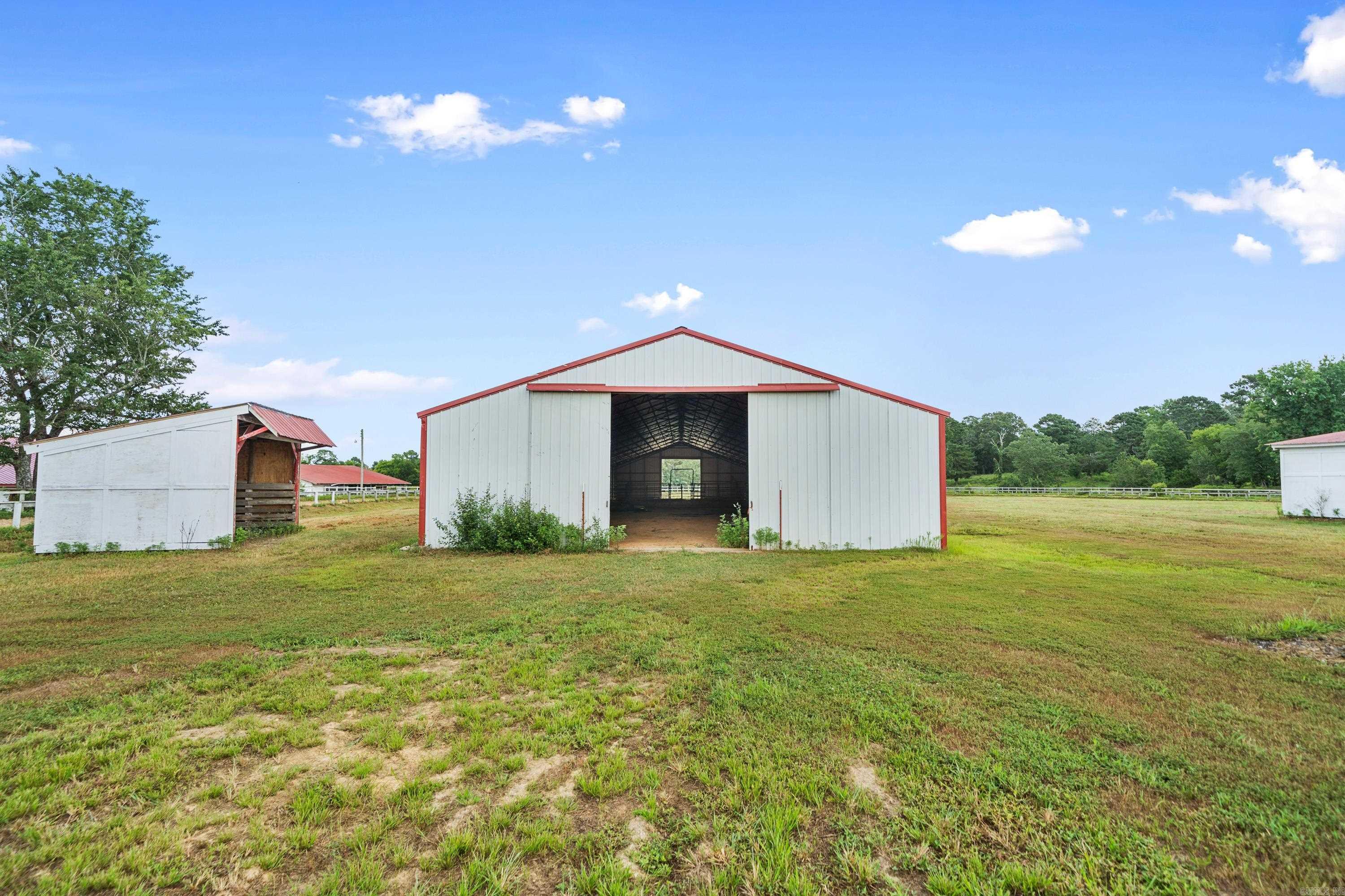Lake Hamilton Outside - Farm