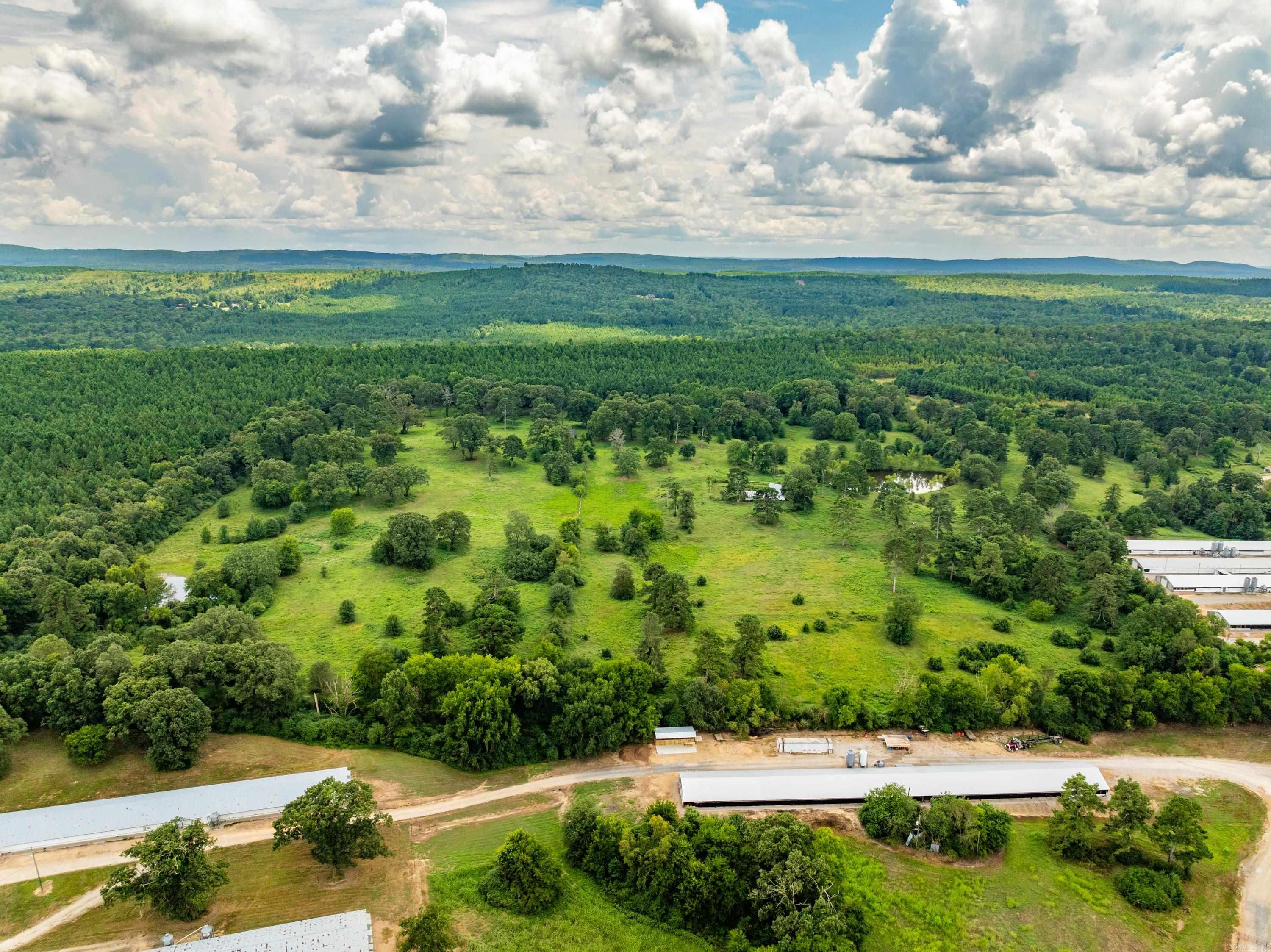 Lake Hamilton Outside - Farm