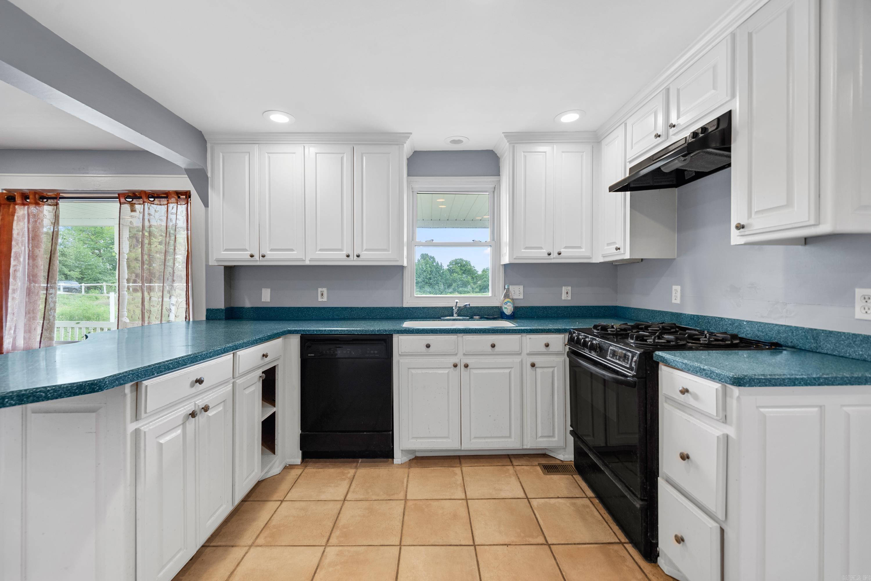 Lake Hamilton Outside - Farm