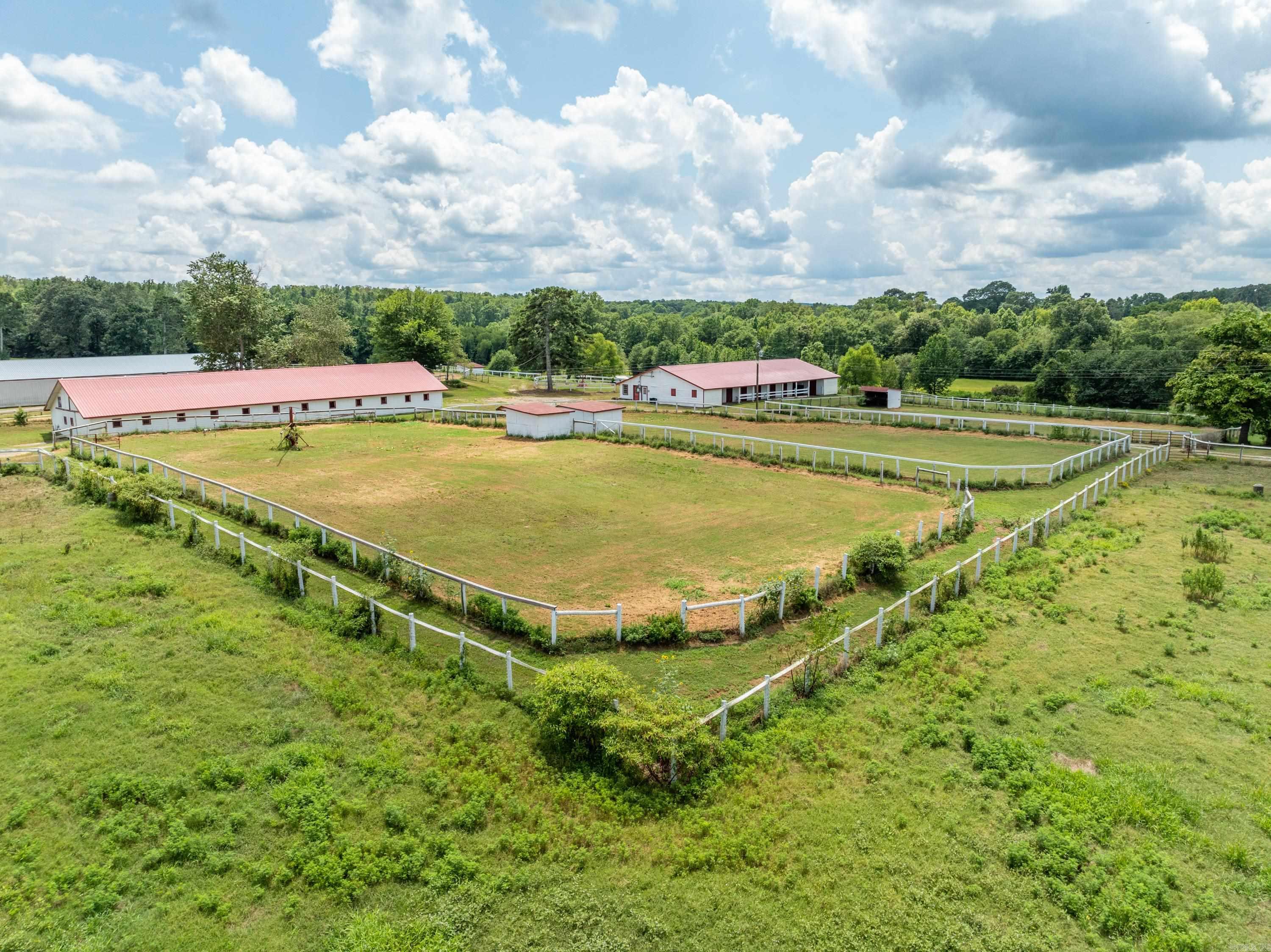 Lake Hamilton Outside - Farm