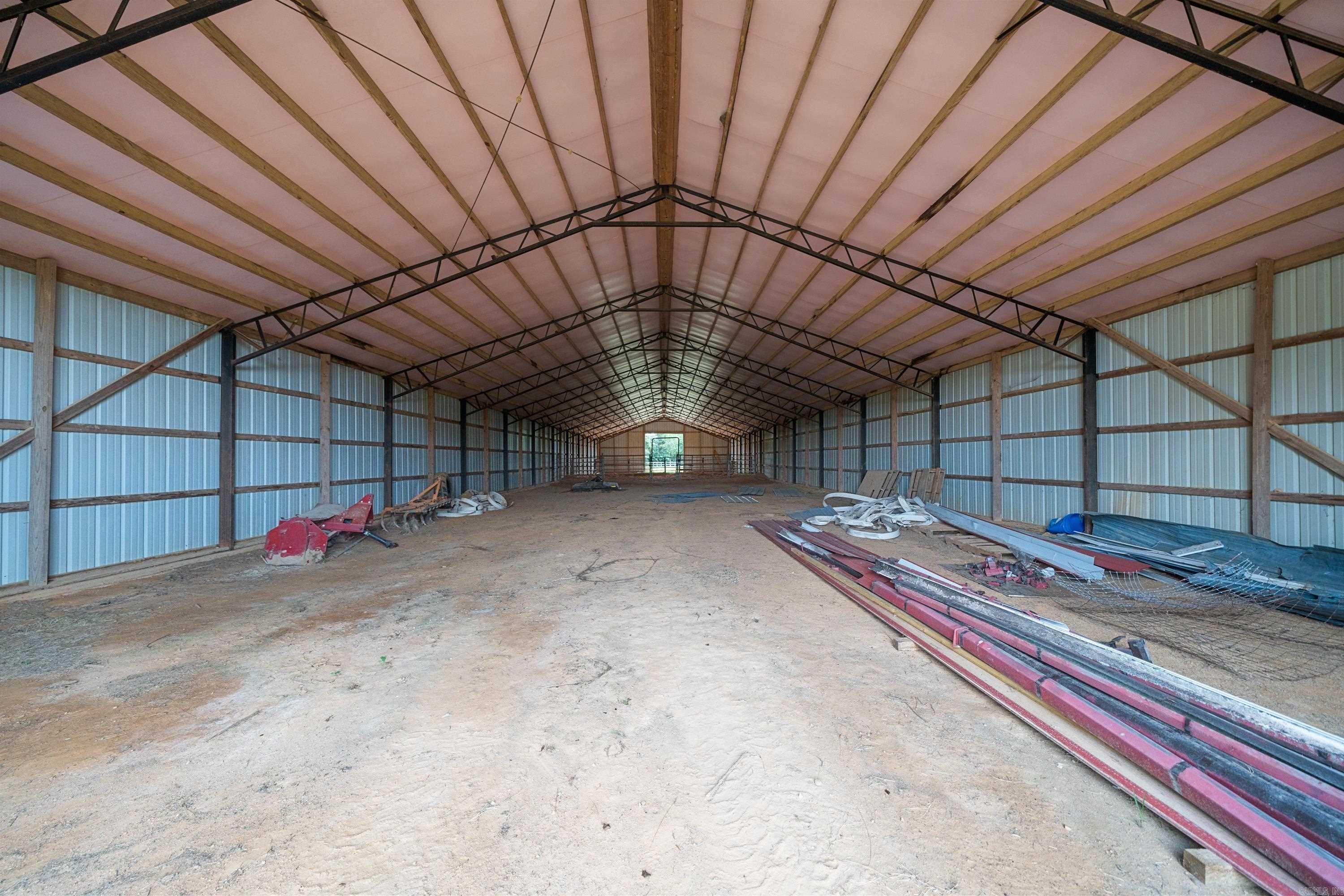 Lake Hamilton Outside - Farm