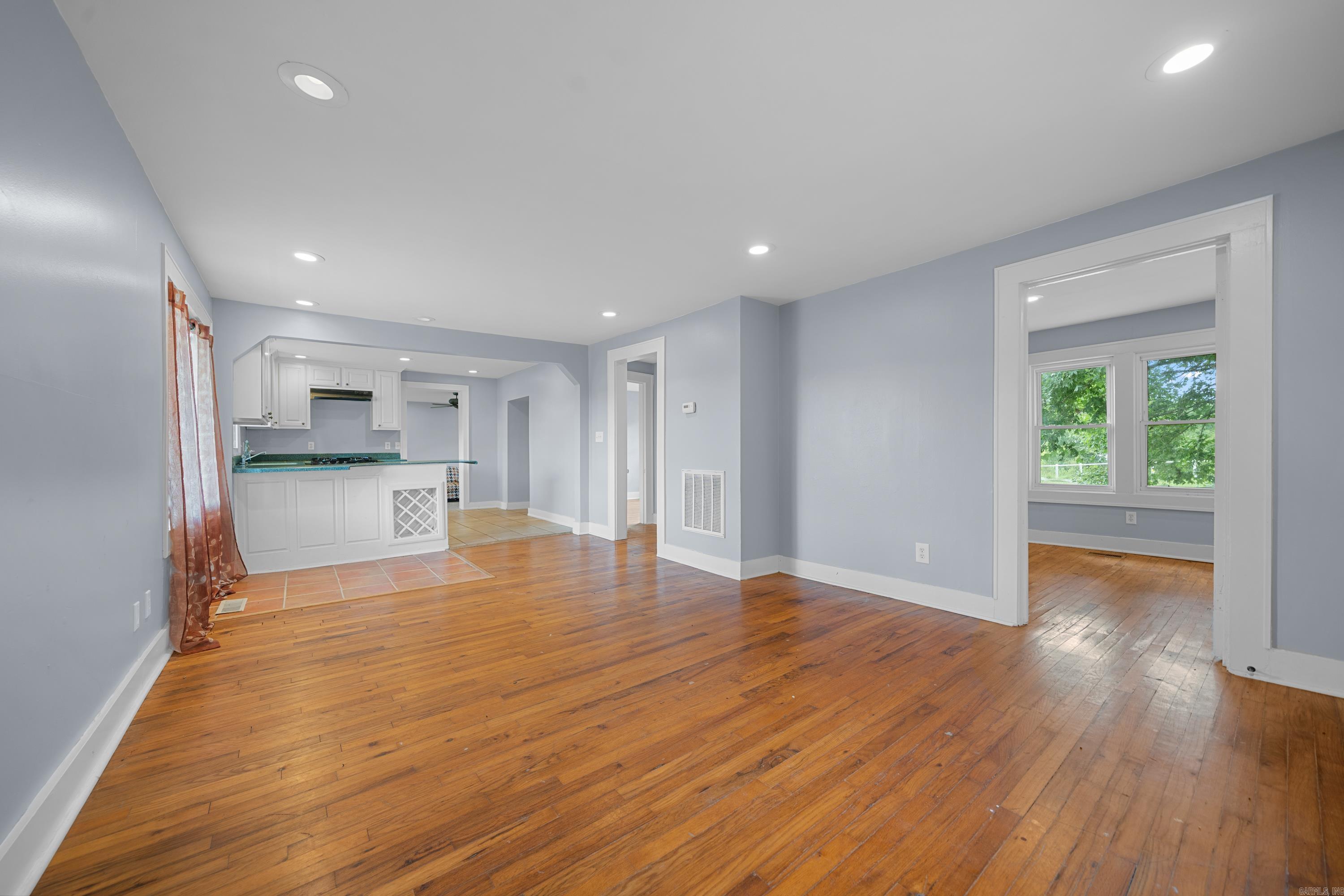 Lake Hamilton Outside - Farm