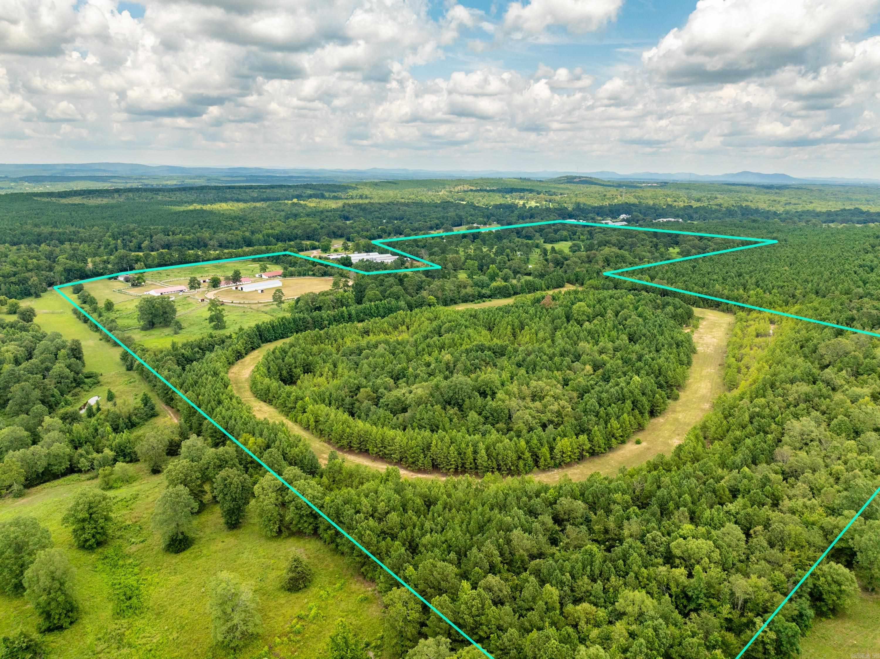 Lake Hamilton Outside - Farm