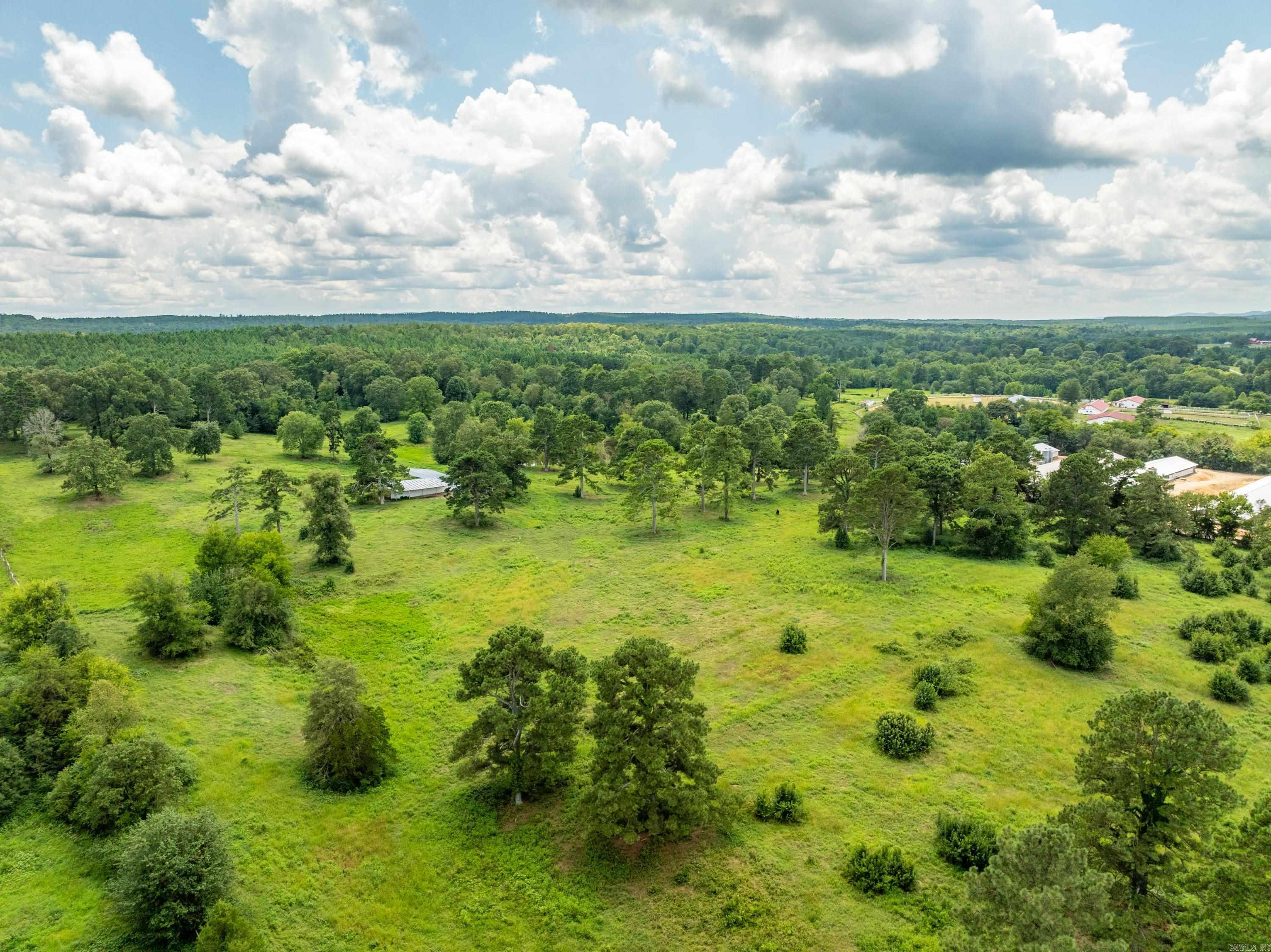 Lake Hamilton Outside - Farm