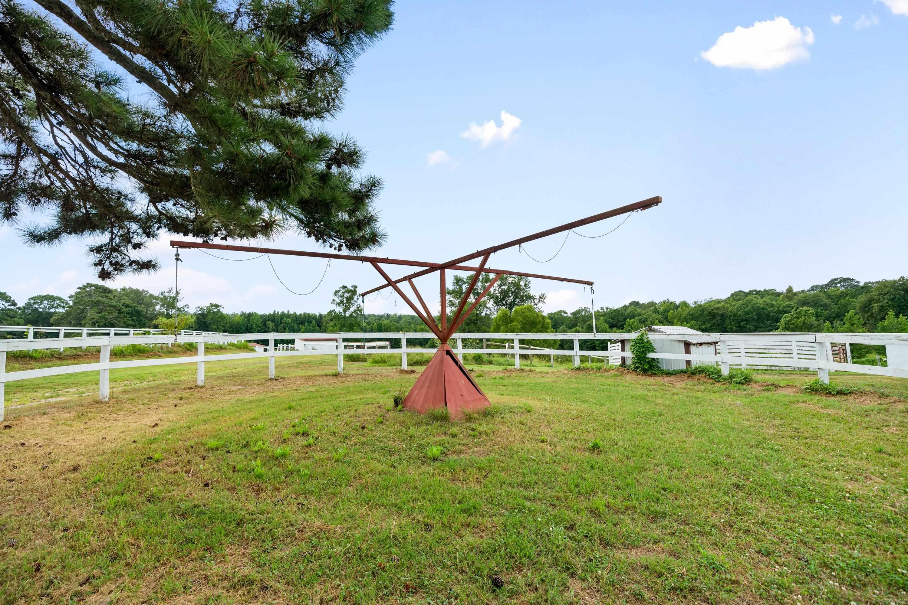 Lake Hamilton Outside - Farm