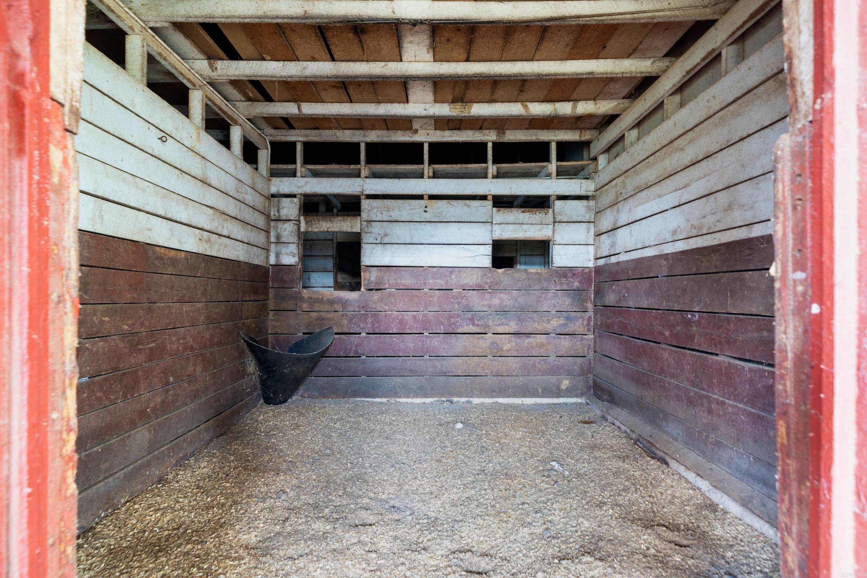 Lake Hamilton Outside - Farm