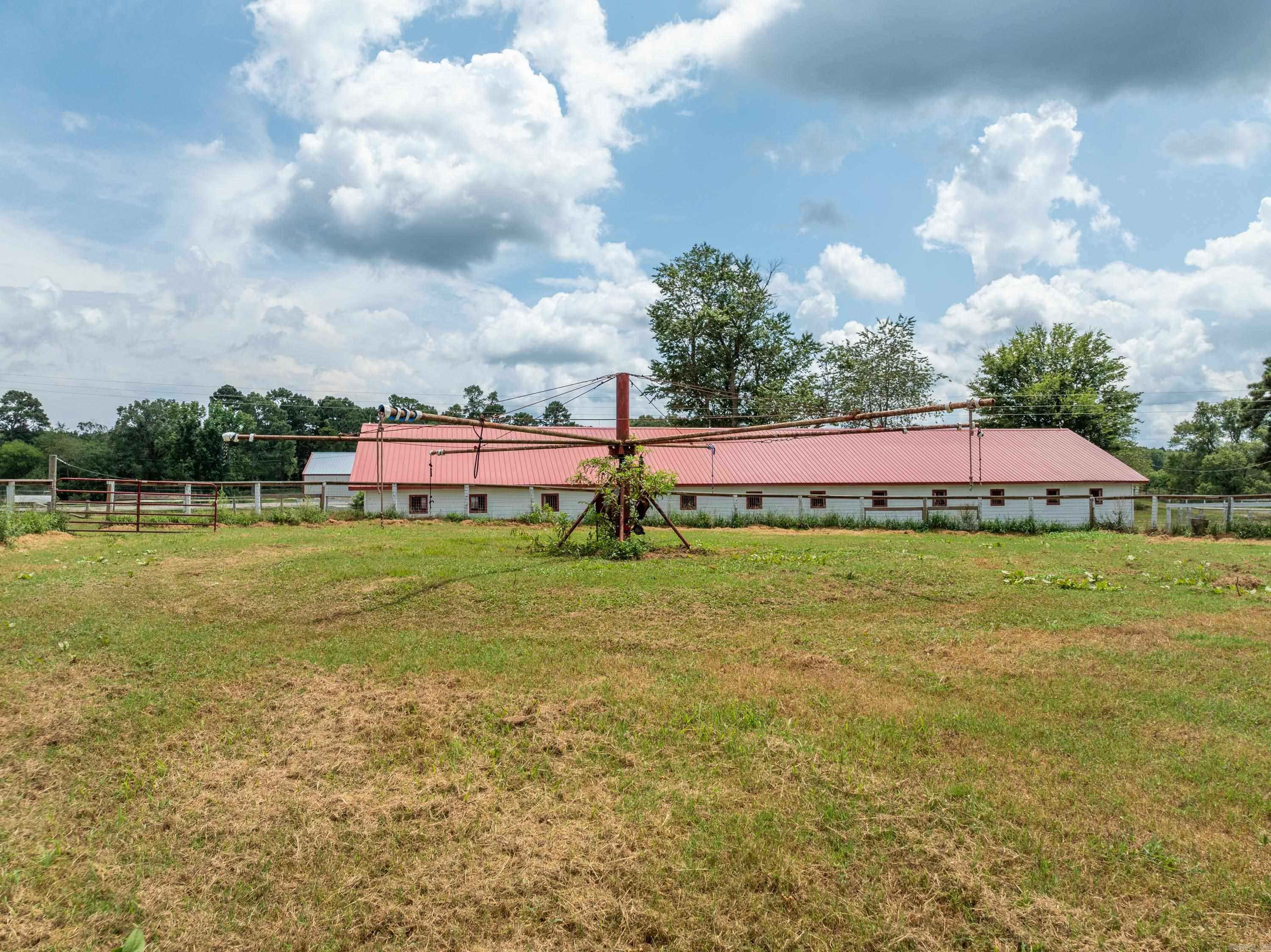 Lake Hamilton Outside - Farm