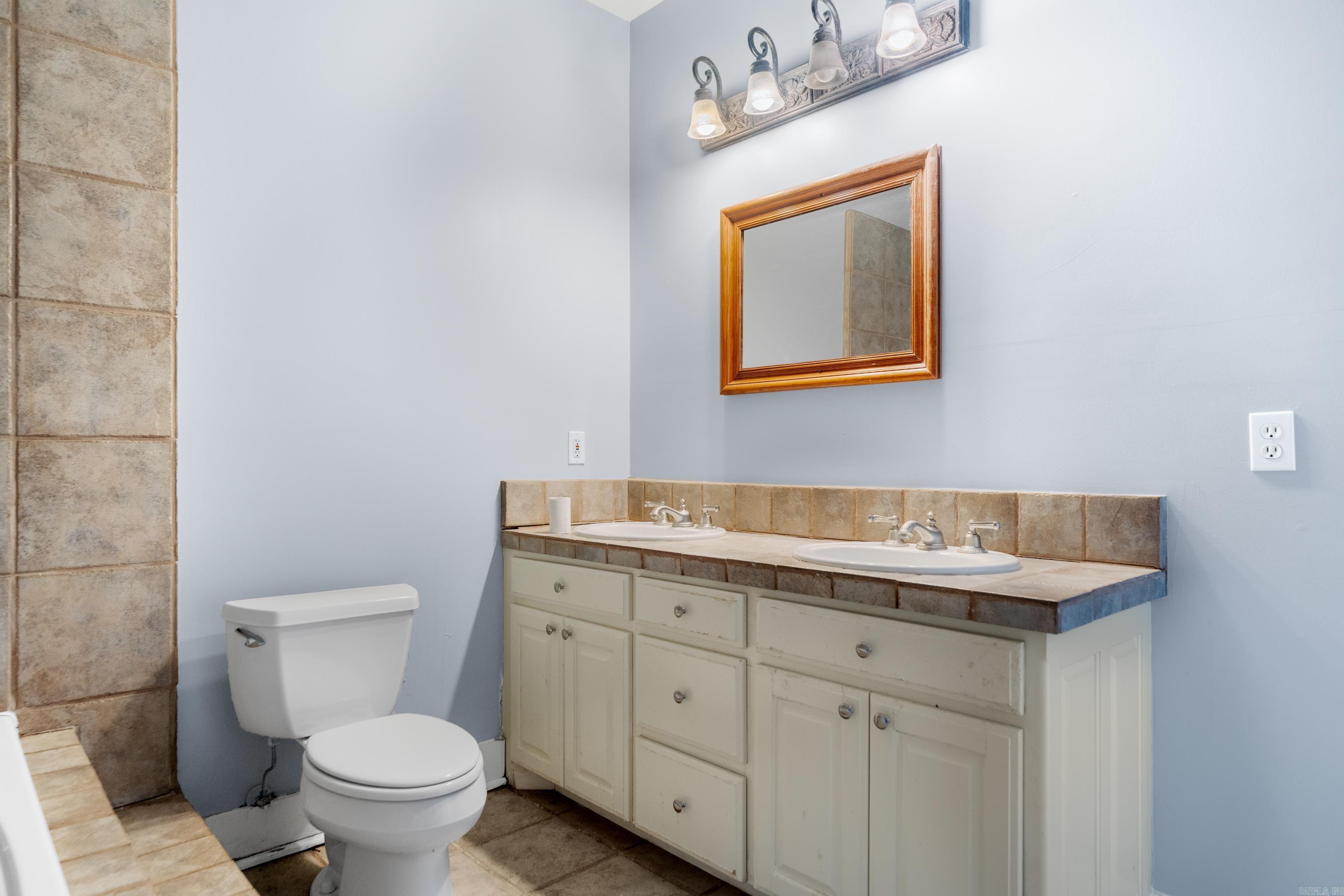 Lake Hamilton Outside - Farm