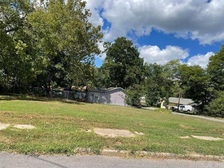 Great lot to build a Nice Home or duplex here in the Heart of Searcy, Nice Residential Lot, Location is everything, Close to downtown, shopping and schools.
