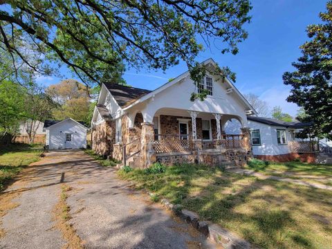 Photo of 2209 W Long 17th Street, North Little Rock, AR 72114 (MLS # 26014597)