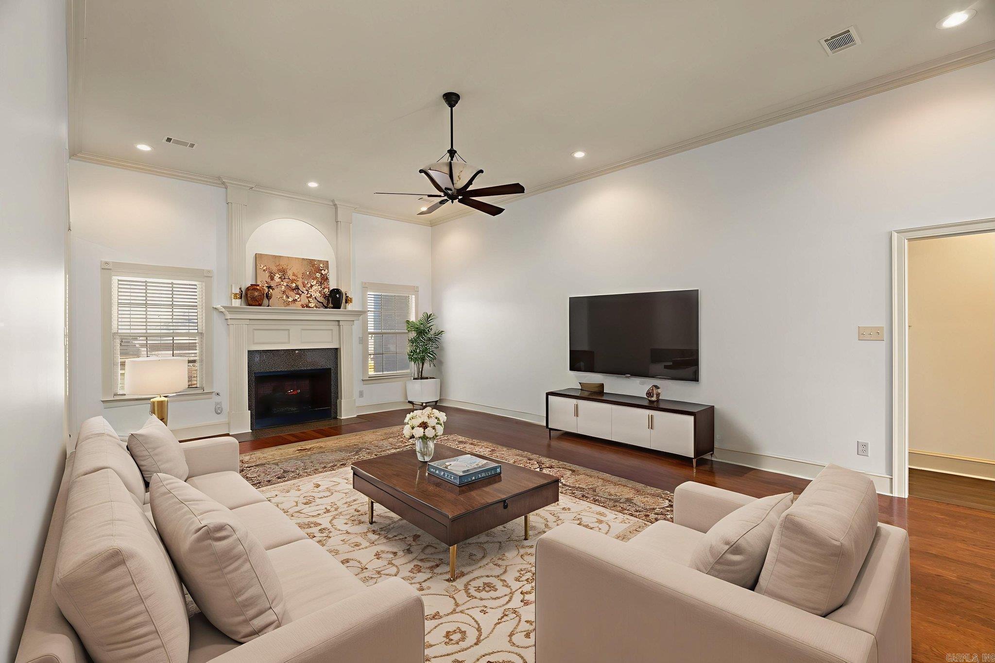 MADISON VALLEY - Residential