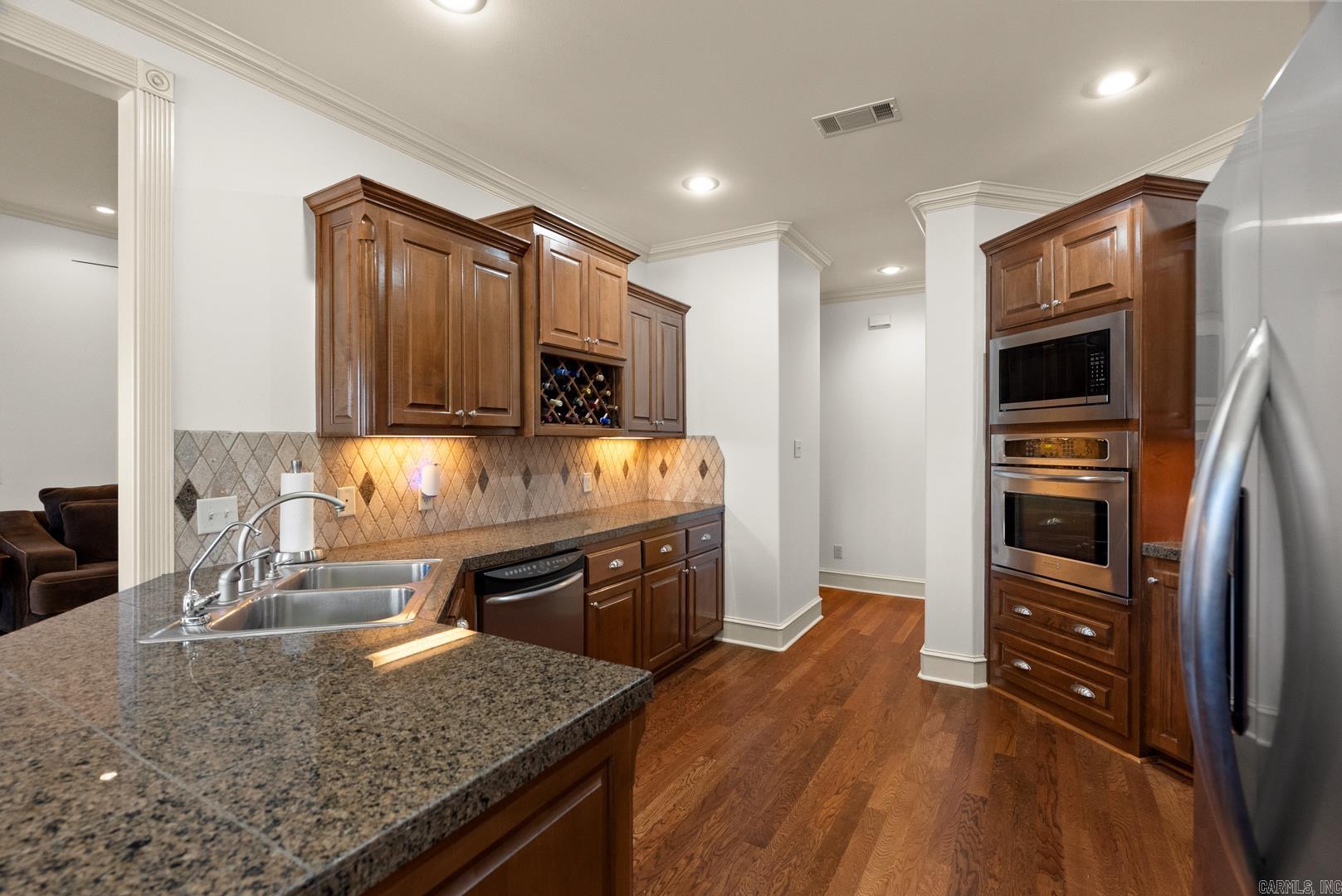 MADISON VALLEY - Residential