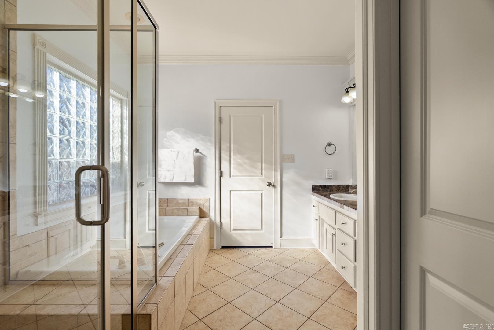 MADISON VALLEY - Residential