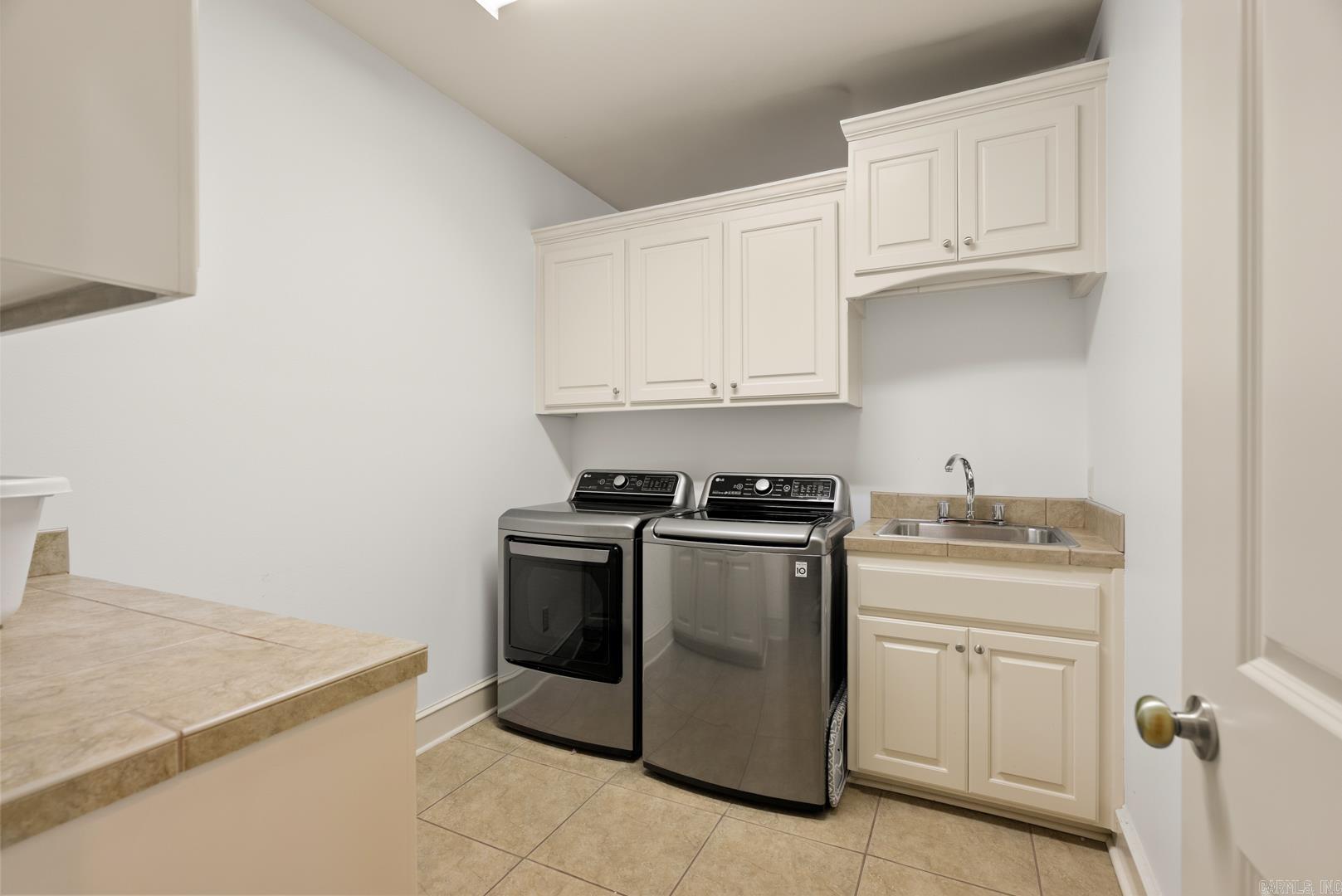 MADISON VALLEY - Residential