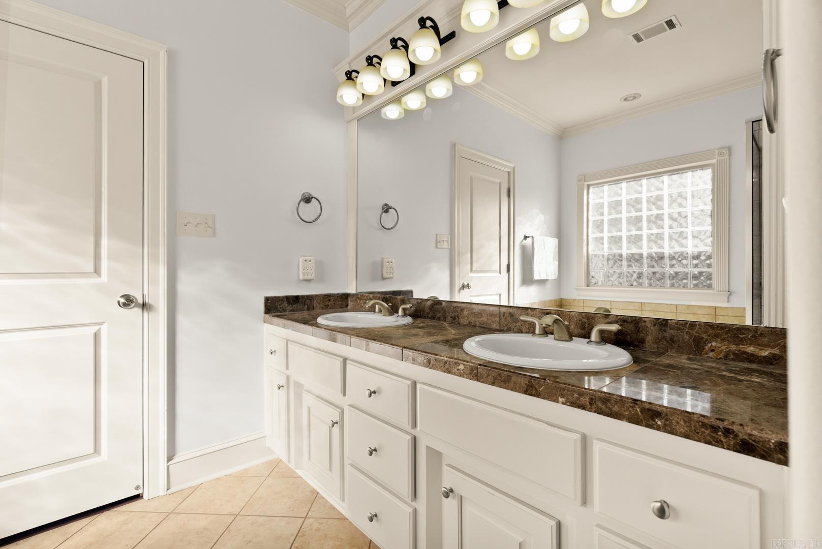 MADISON VALLEY - Residential