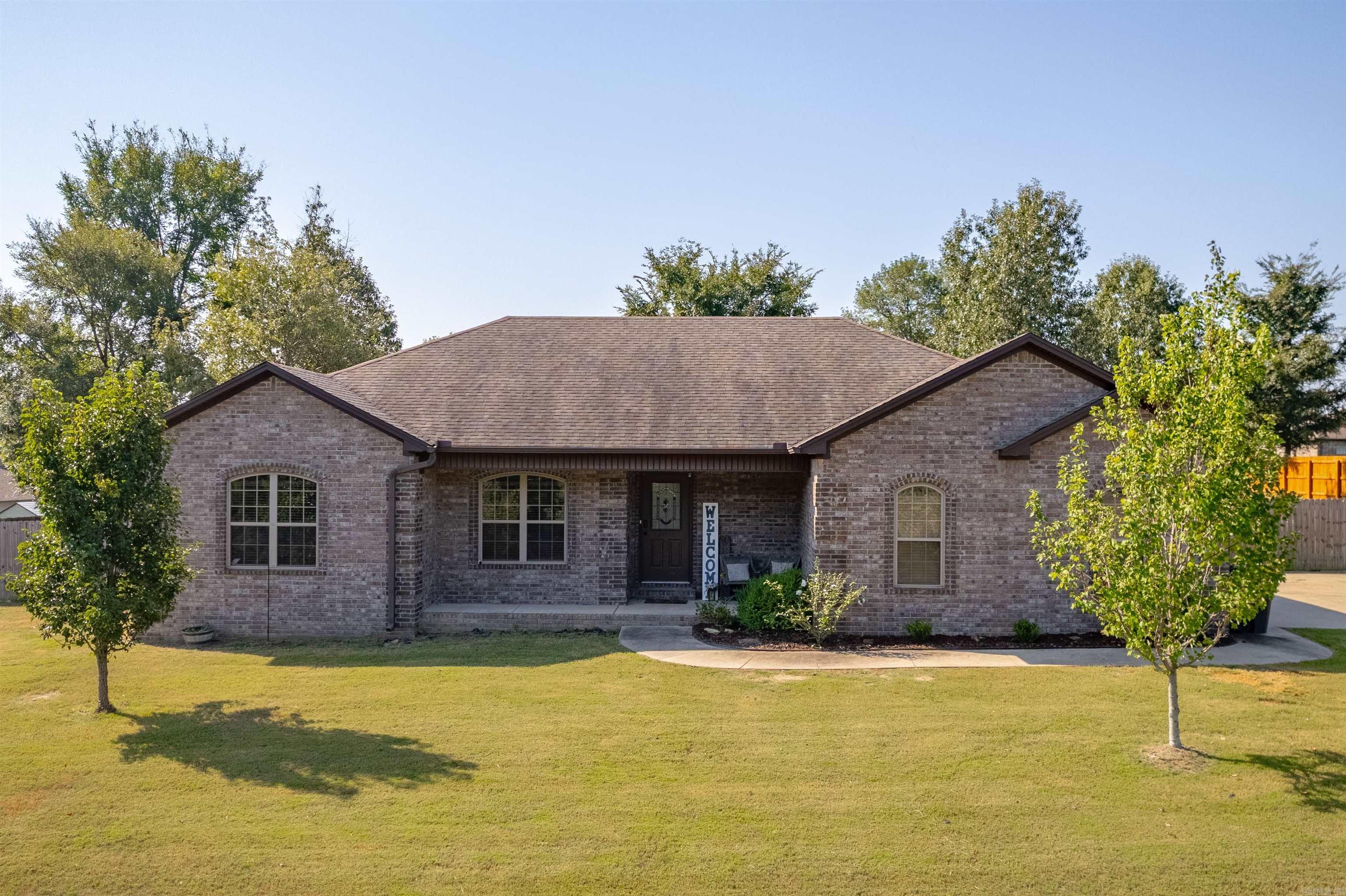 Designed with everyday living in mind, this 3 bedroom, 2 bath home has a layout that makes life easy. The large living room provides plenty of room to gather or spread out, while the spacious kitchen is ready for both quick meals and family dinners. With the split floor plan, the primary suite feels tucked away, offering a quiet retreat at the end of the day. The home sits on a huge yard in a quiet neighborhood outside of city limits, giving you the privacy and space to garden, play, or simply enjoy the outdoors. Even with its peaceful setting, youāll still be part of the Cabot School District, keeping you close to schools and community amenities. This property delivers the lifestyle youāve been looking for in a location youāll love. ***AGENTS SEE REMARKS***