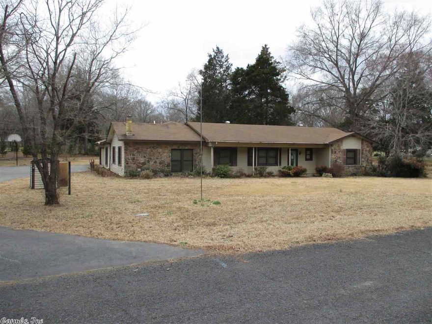 Large 4-bedroom, 3-bath home on 1.15 acres.  Features include 2 living areas, 2-car garage, 2 fireplaces and much more. This property is eligible under Freddie Mac First Look Initiative through 4/3/2014. Please provide proof of funds or pre-approval letter with all offers. Owner Occ Purchase must provide Owner Occ Cert which is attached. Seller Addendum is also required and also attached.