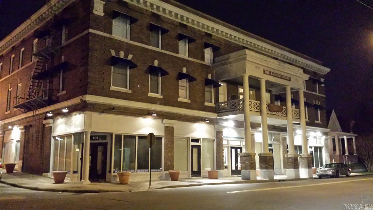 Uptown living, Downtown! Our cozy 1BR and Studio apartments await you just blocks from the Arkansas State Capitol. These apartments lie in a charming turn-of-the-century hotel that has been updated. Water and Trash-$65 a month to be paid by renter.