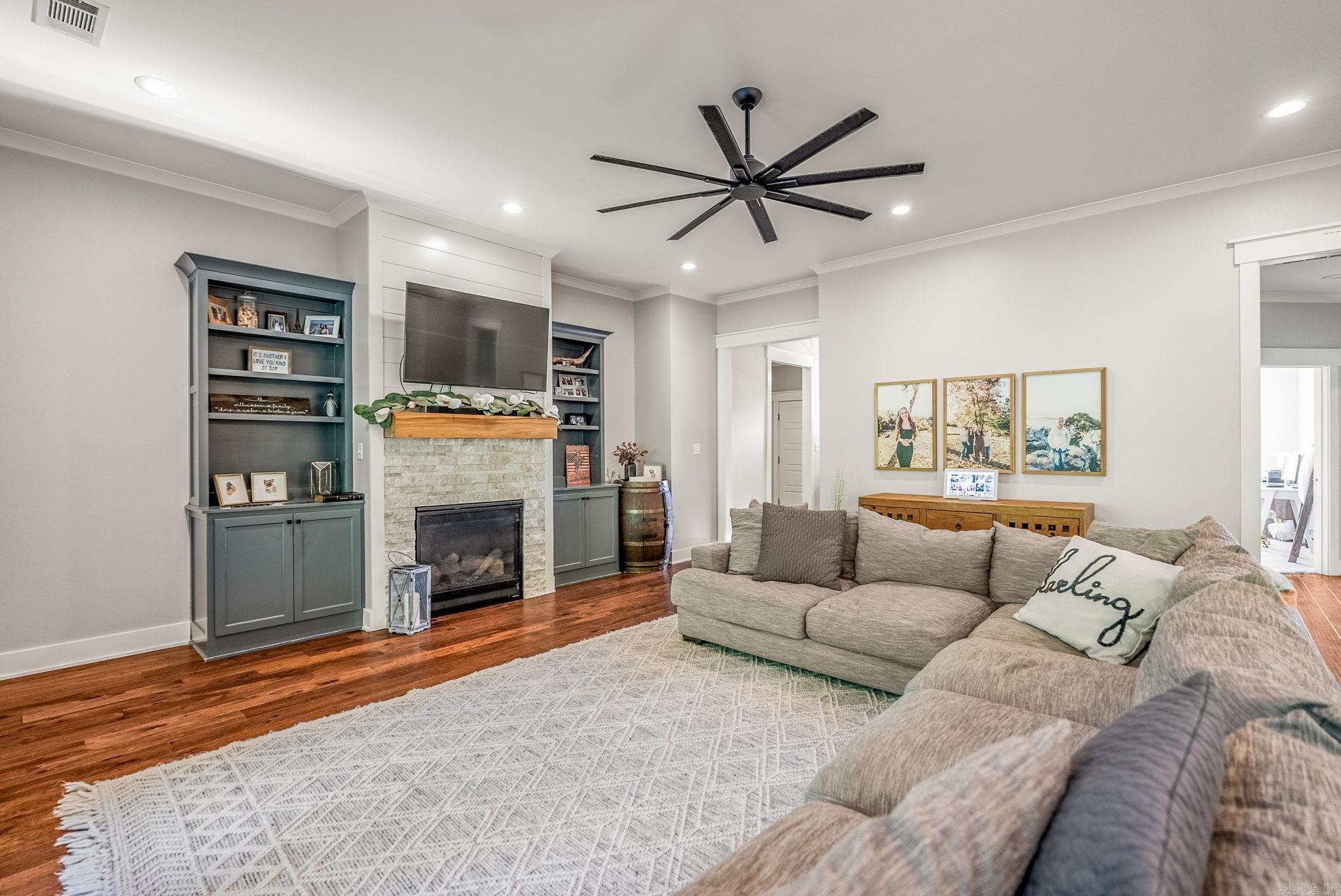 Salem Oaks - Residential