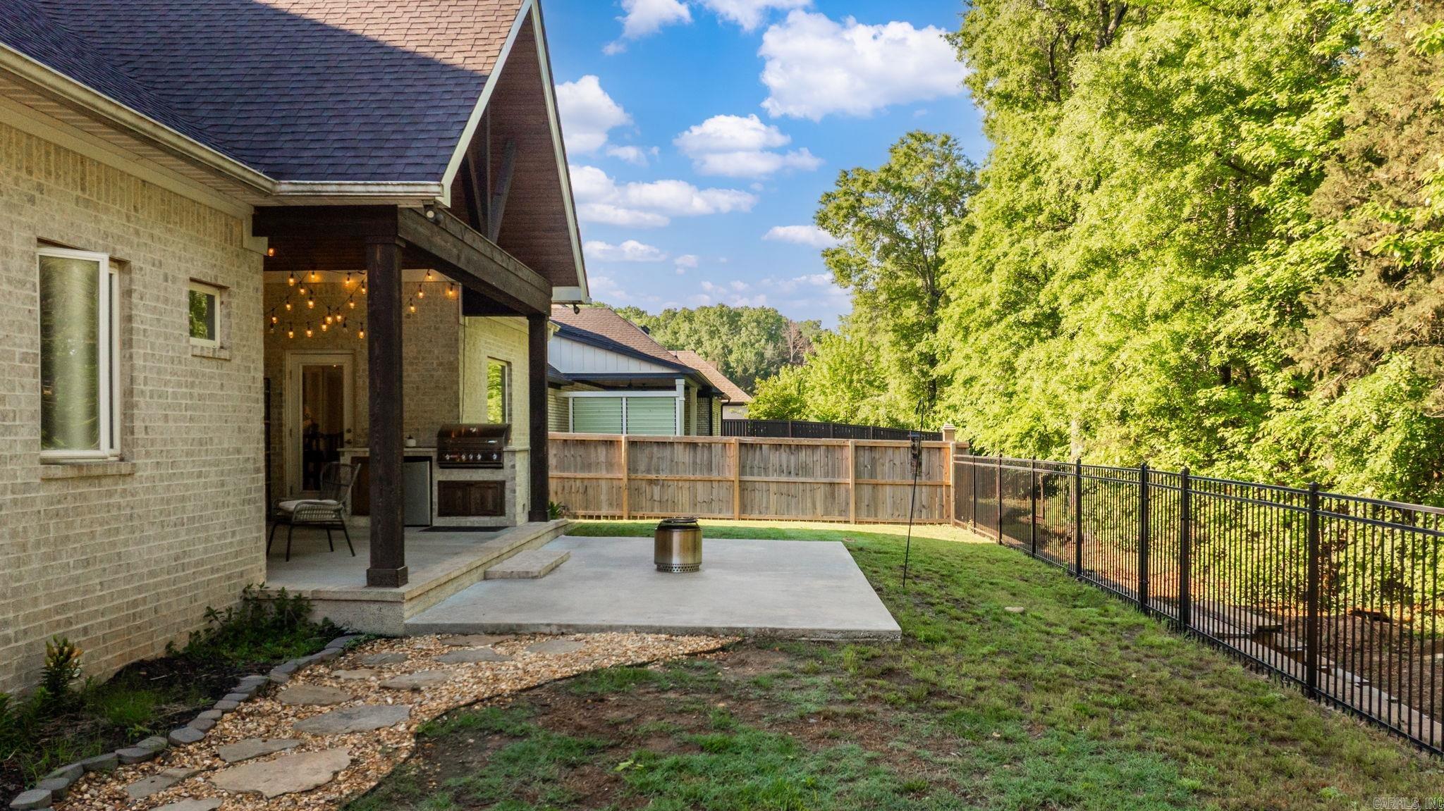 Salem Oaks - Residential