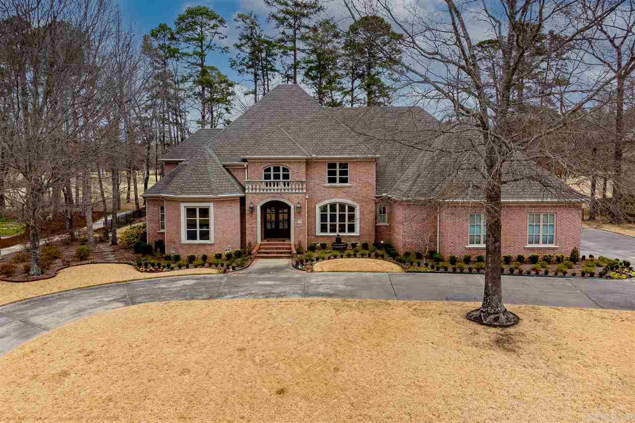 Elegant and charming traditional family home recently updated w/new paint, floors, fixtures & finishes. Walls of windows & beautiful landscaping overlooking a large lot on Founder's Course. Gracious Foyer, Office, Frml Living & Dining w/gorgeous trim. Fabulous eat-in kitchen w/2 islands, newer SS appliances adjacent to casual dining & large family/hearth room w/wet bar. Spacious main BDRM spa retreat with huge closet & gym. Up are 2 large BDRMS with shared bath and Guest BDRM suite. 3 car garage! Come See!