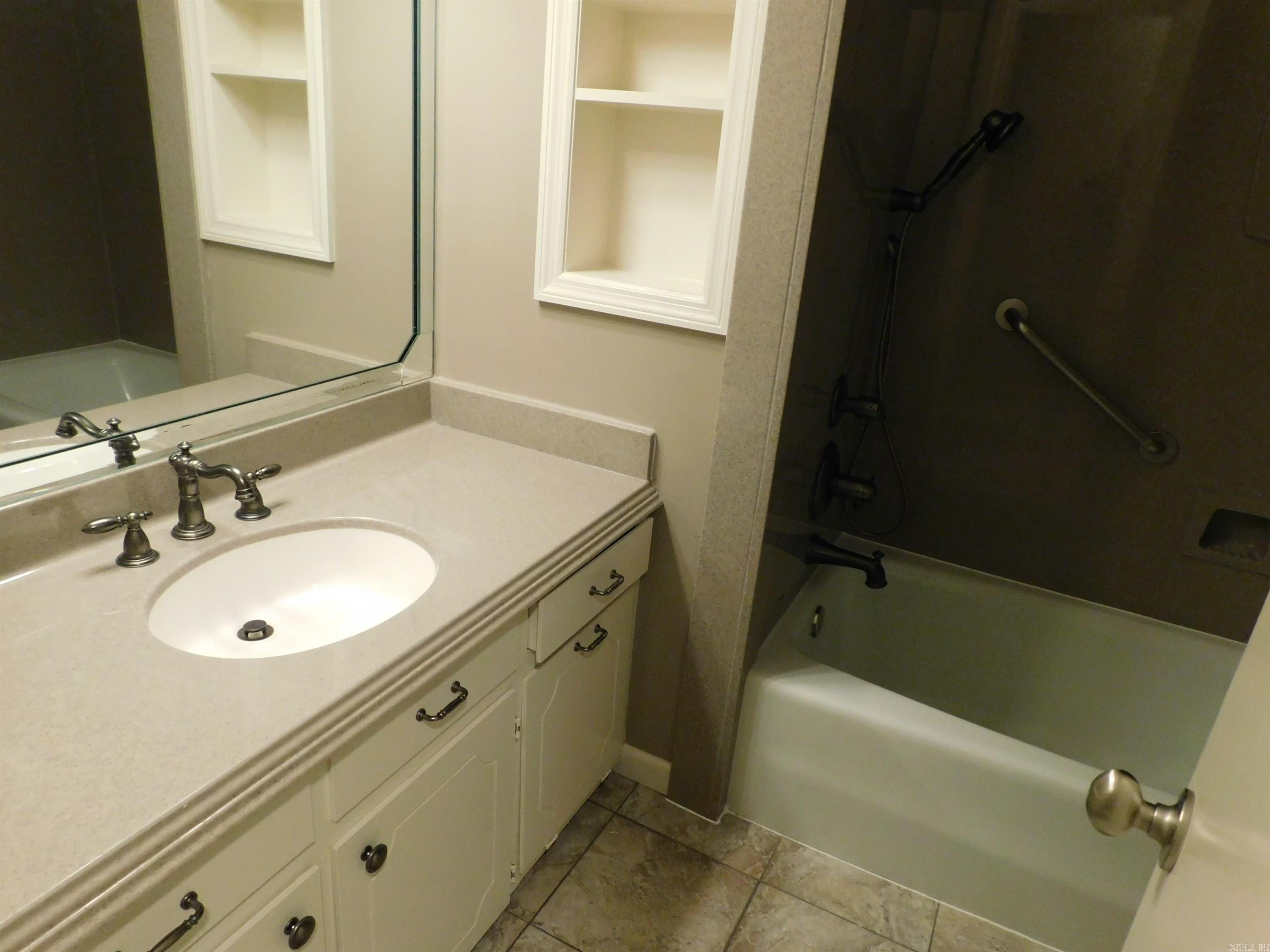 Leawood Mountain - Residential Lease