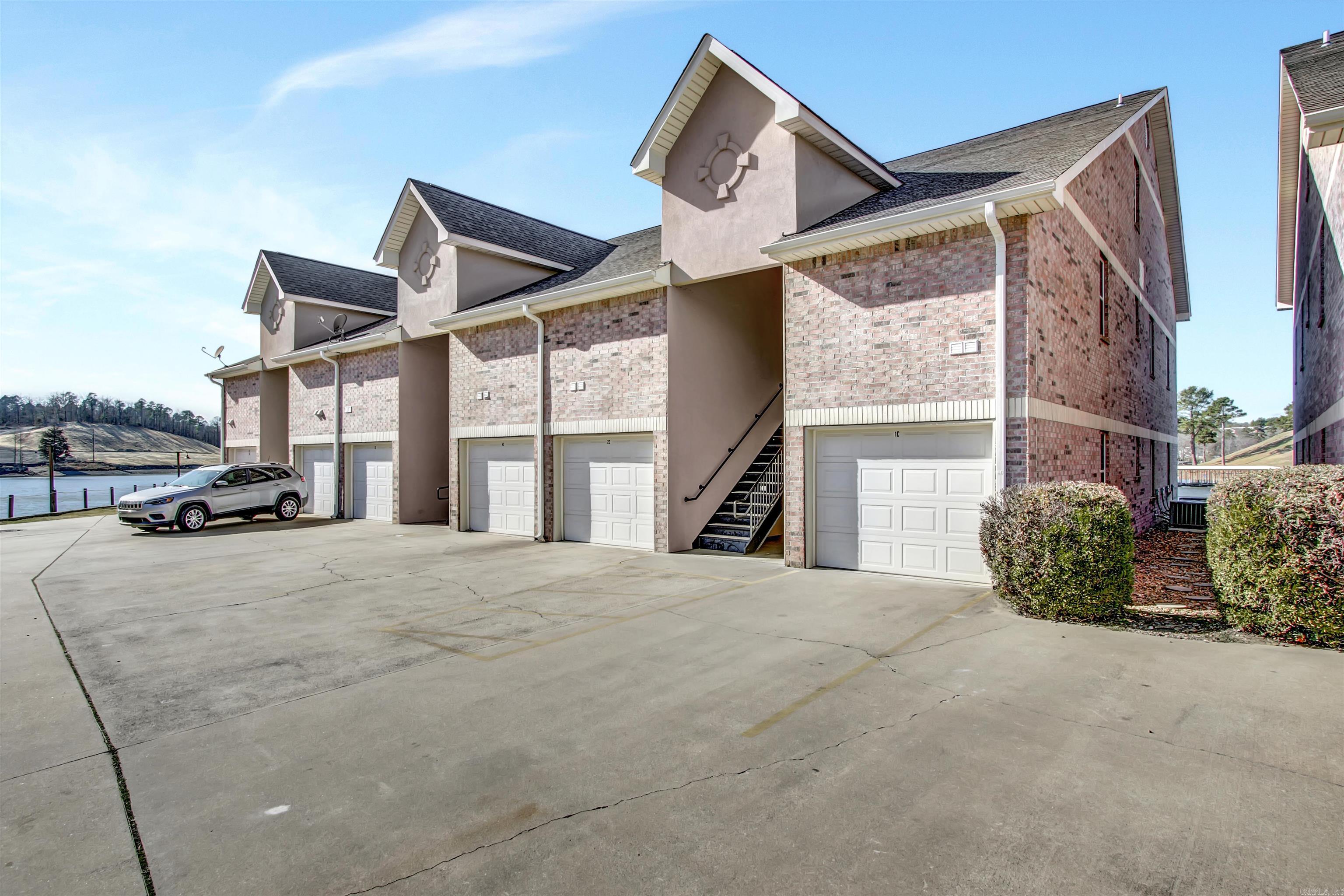 GRAND POINTE VIEW HPR - Residential