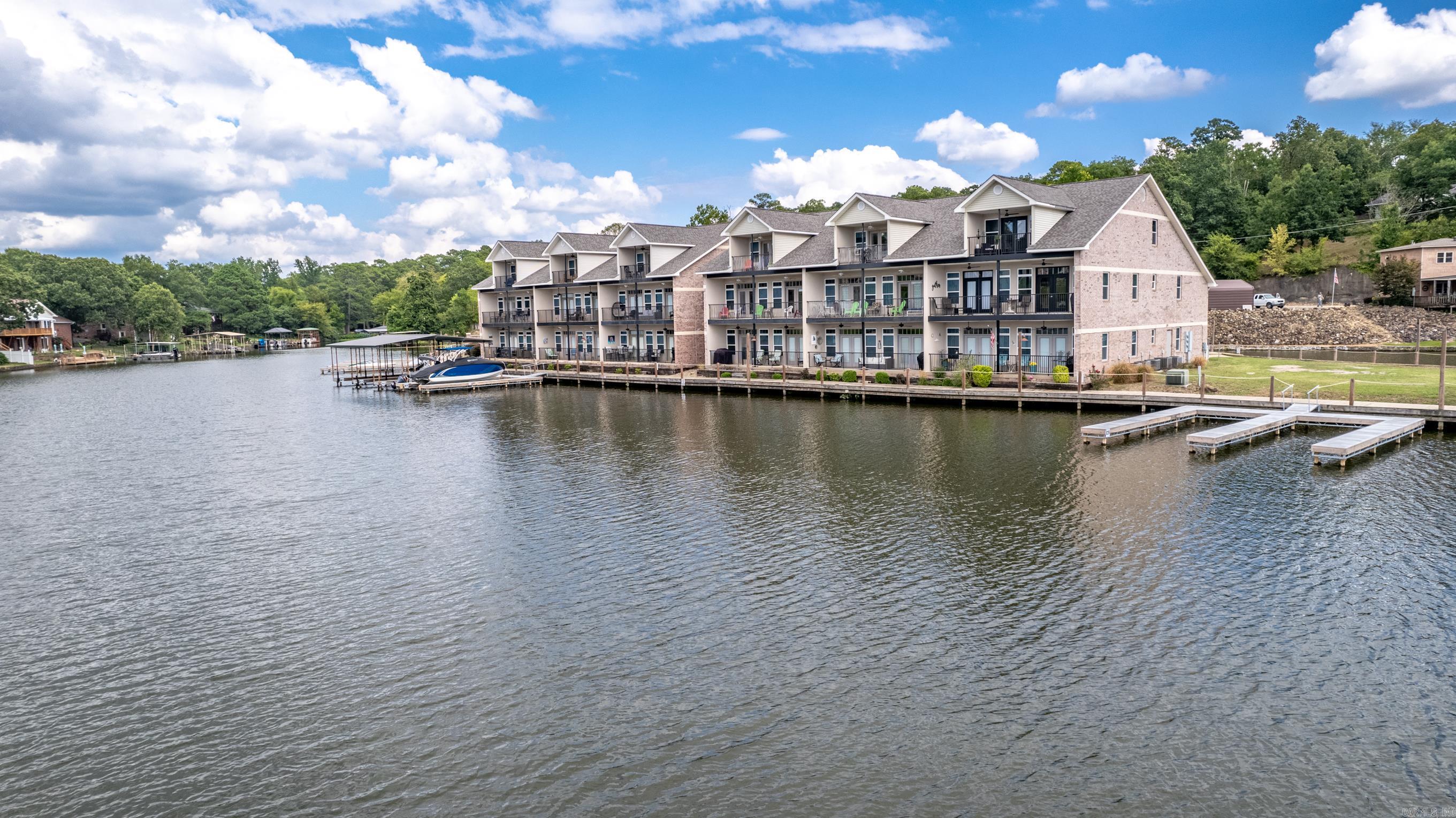 GRAND POINTE VIEW HPR - Residential
