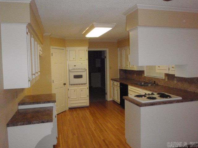 Leawood Manor - Residential Lease