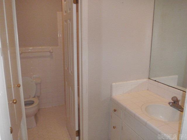 Leawood Manor - Residential Lease