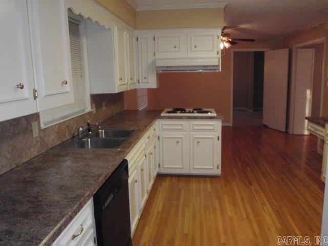 Leawood Manor - Residential Lease