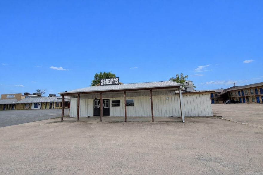 High-visibility commercial building on Hwy 65 South with approximately 8,000 vehicles per day. Currently set up as a restaurant and includes cooking equipment, buffet tables, 3-compartment sink, vent-a-hood system, barbecue grill, service window, and his & her restrooms. Located within walking distance to Delta Memorial Hospital, motels, and other dining establishments, offering strong potential for consistent traffic. Ideal for restaurant, BBQ or takeout, retail, office, or service-based business.